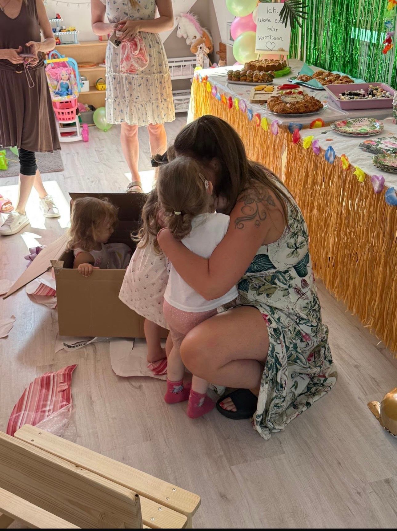 Gemeinsam feiern gehört für Vanessa Meuskens und die Kinder genauso zum Alltag wie Spielen, Lernen und Entdecken.