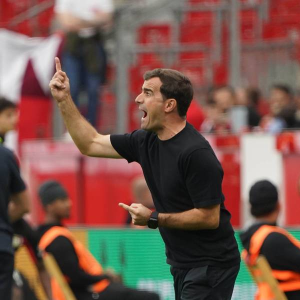 Leverkusen Fussball, 1.BL saison 2026/2027 Bayer 04 Leverkusen vs RB Leipzig, 20.09.2026, Bayarena Leverkusen Carles Martinez Trainer Bayer 04 Leverkusen Aktion, Einzelbild *** Leverkusen Soccer, Bundesliga Season 20262027: Bayer 04 Leverkusen vs. RB Leipzig, September 20, 2026, BayArena, Leverkusen Carles Martinez, Coach of Bayer 04 Leverkusen, in action still image