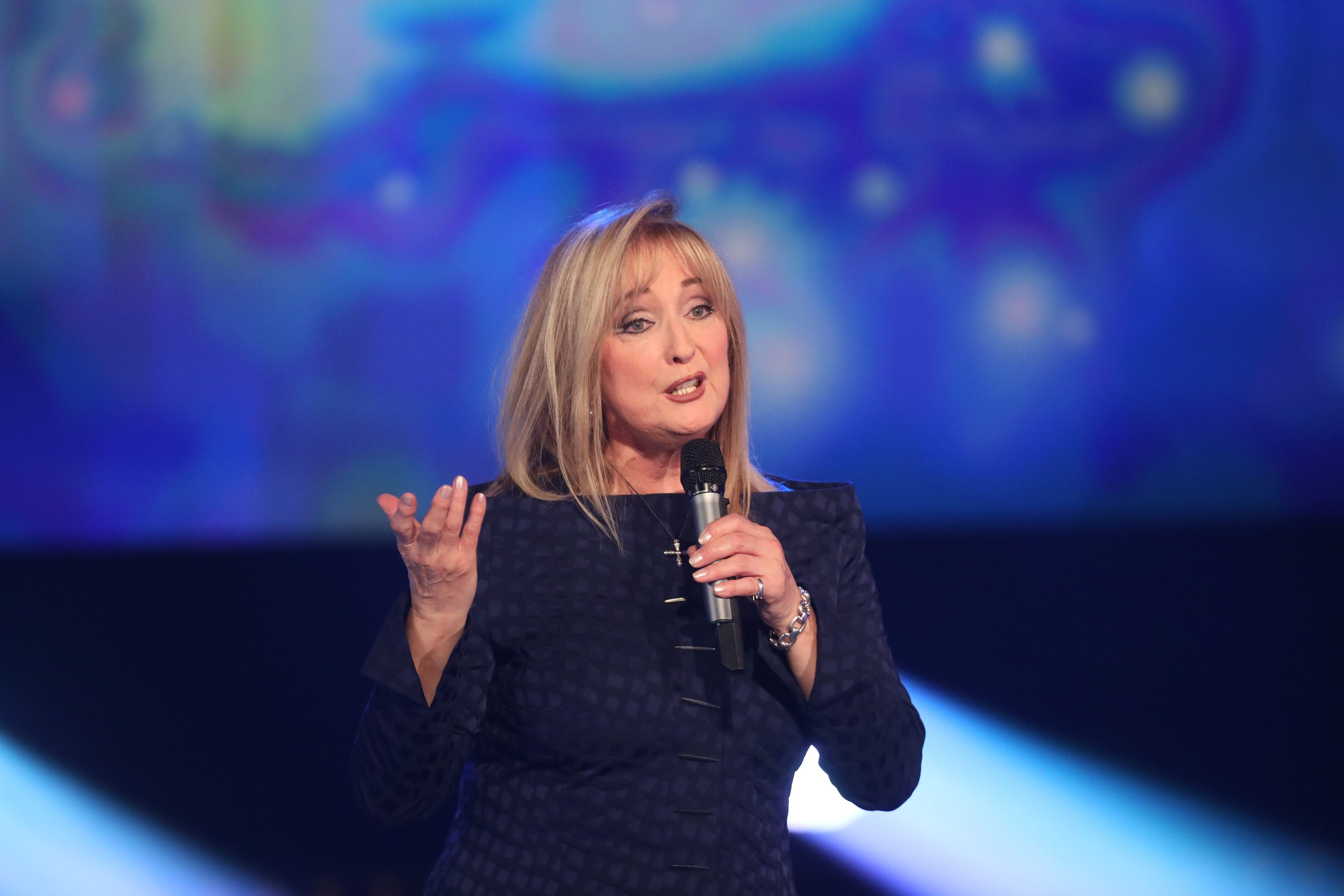 Veronika Fischer bei der Aufzeichnung der Fernsehsendung „Die große Show zum Muttertag“ in der Stadthalle in Altenburg.