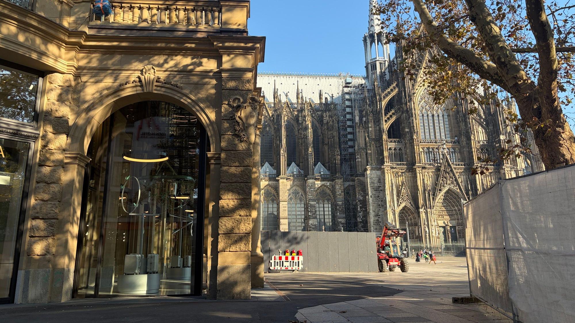 So sieht die Zufahrt zum Dom-Hotel derzeit aus.