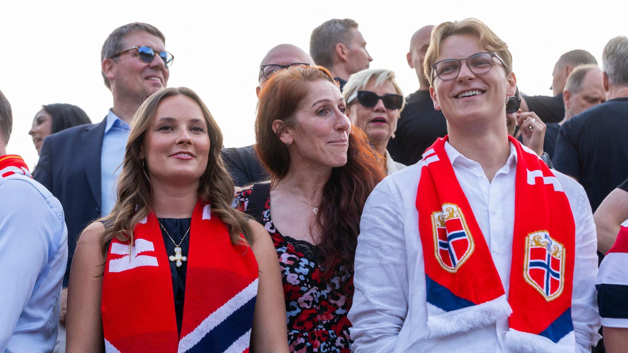 Kronprinzessin Ingrid Alexandra und Prinz Sverre Magnus zeigten sich im Sommer bei der Fußballweltmeisterschaft.