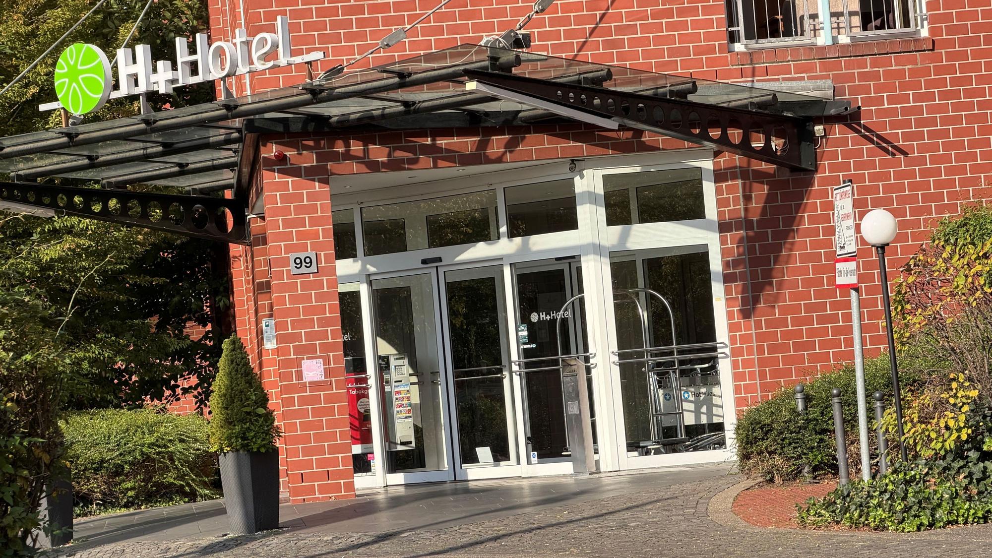 Blick auf das H+-Hotel in Hürth.