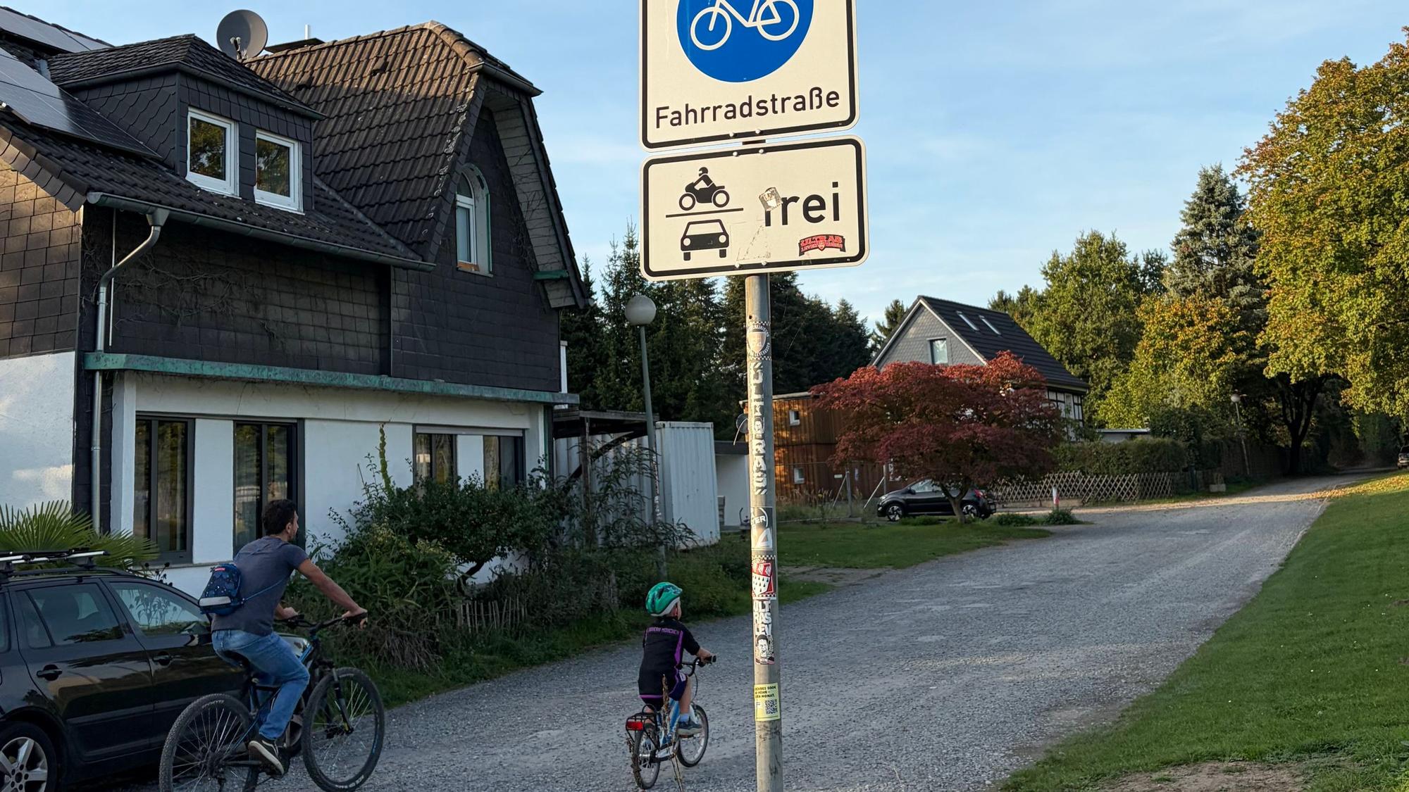 Anwohner haben einen Bürgerantrag zur Schotterstraße in Schlebuschrath gestellt