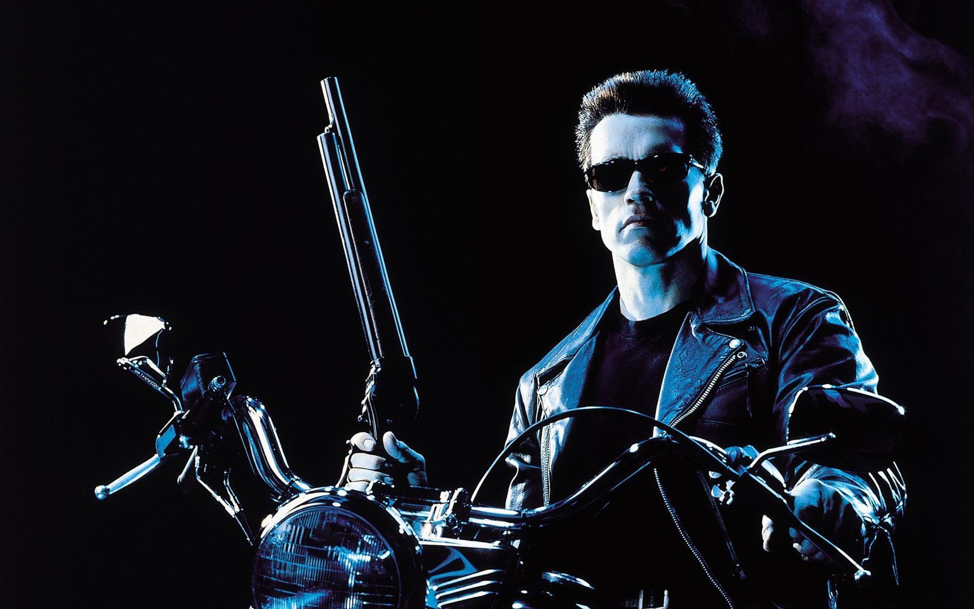 Der Terminator (Arnold Schwarzenegger) hat eine Mission: Er soll den jungen John Connor beschützen. (Bild: 1991 STUDIOCANAL. All Rights Reserved.)