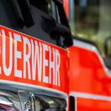 In einem Einfamilienhaus in Köln-Mülheim ist ein Feuer in einem Dachstuhl ausgebrochen. (Symbolbild)