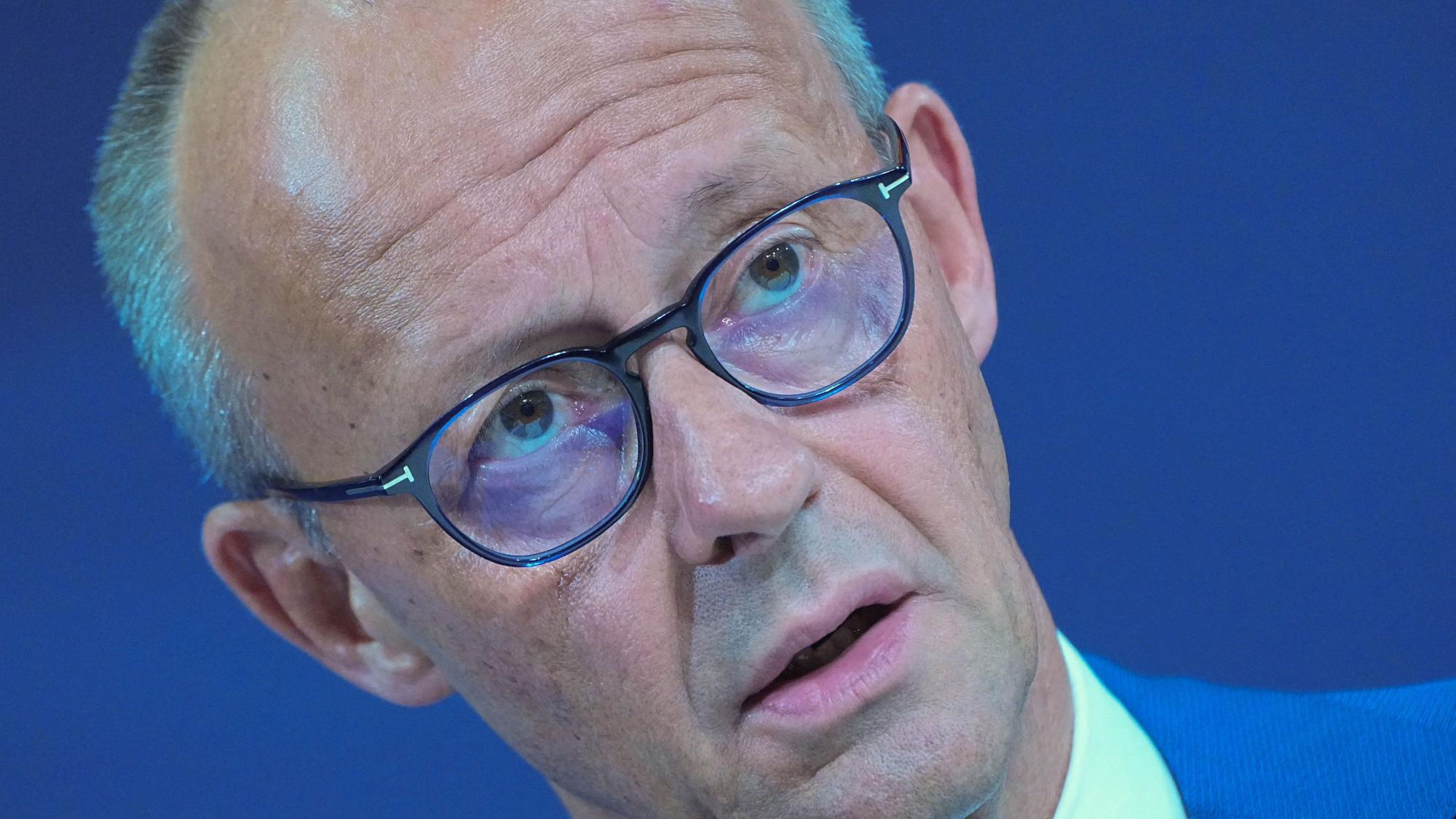 07.10.2026, Berlin: Bundeskanzler Friedrich Merz (CDU) spricht bei der Diskussionsveranstaltung "Deutschland-Gipfel" des Handelsblatts. Foto: Michael Kappeler/dpa +++ dpa-Bildfunk +++