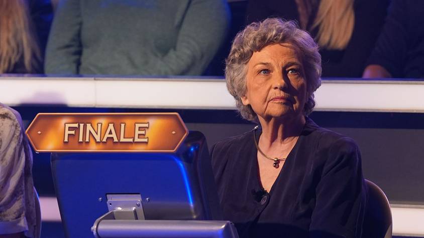 Alter schützt vor Selbstbewusstsein nicht: Kandidatin Hannelore Grühn gab Quizmaster Günther Jauch bei der „3-Millionen-Euro-Woche“ (RTL) ordentlich Kontra. (Bild: RTL/Stefan Gregorowius)