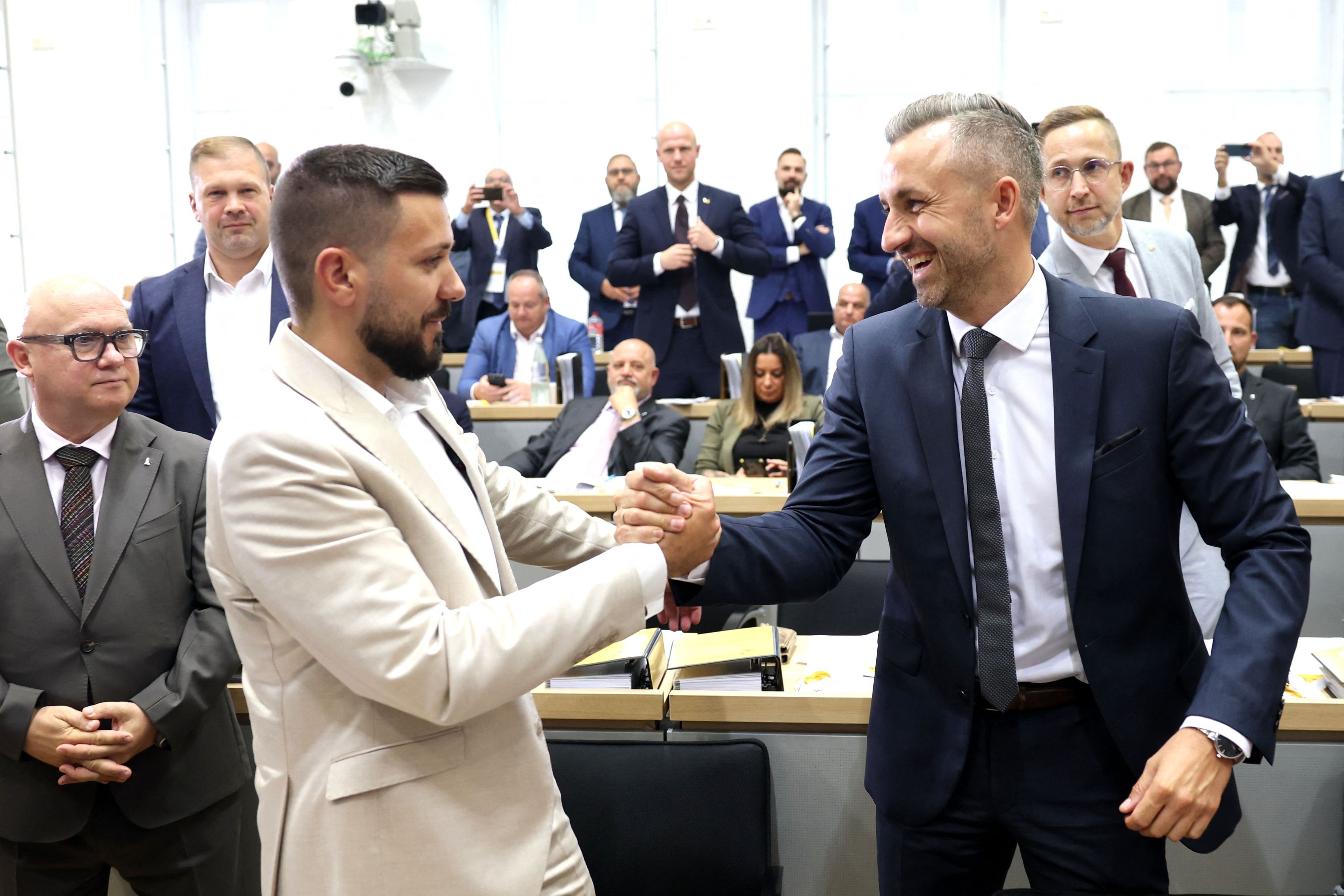 Der frisch gebackene AfD-Landtagspräsident Tobias Rausch (l.) mit AfD-Fraktionschef Ulrich Siegmund.
