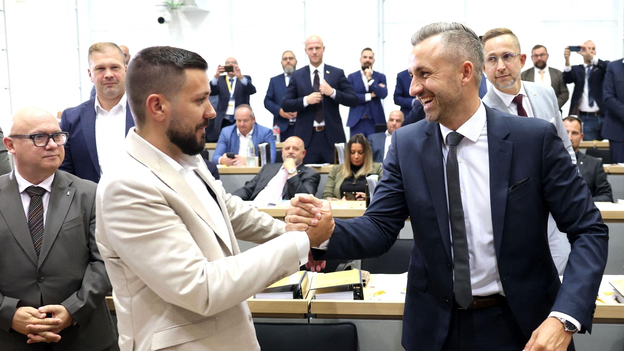 Der frisch gebackene AfD-Landtagspräsident Tobias Rausch (l.) mit AfD-Fraktionschef Ulrich Siegmund.