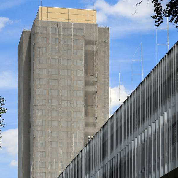 Der Wohnturm des Kölner Studierendenwerkes an der Spoho im Juni 2024