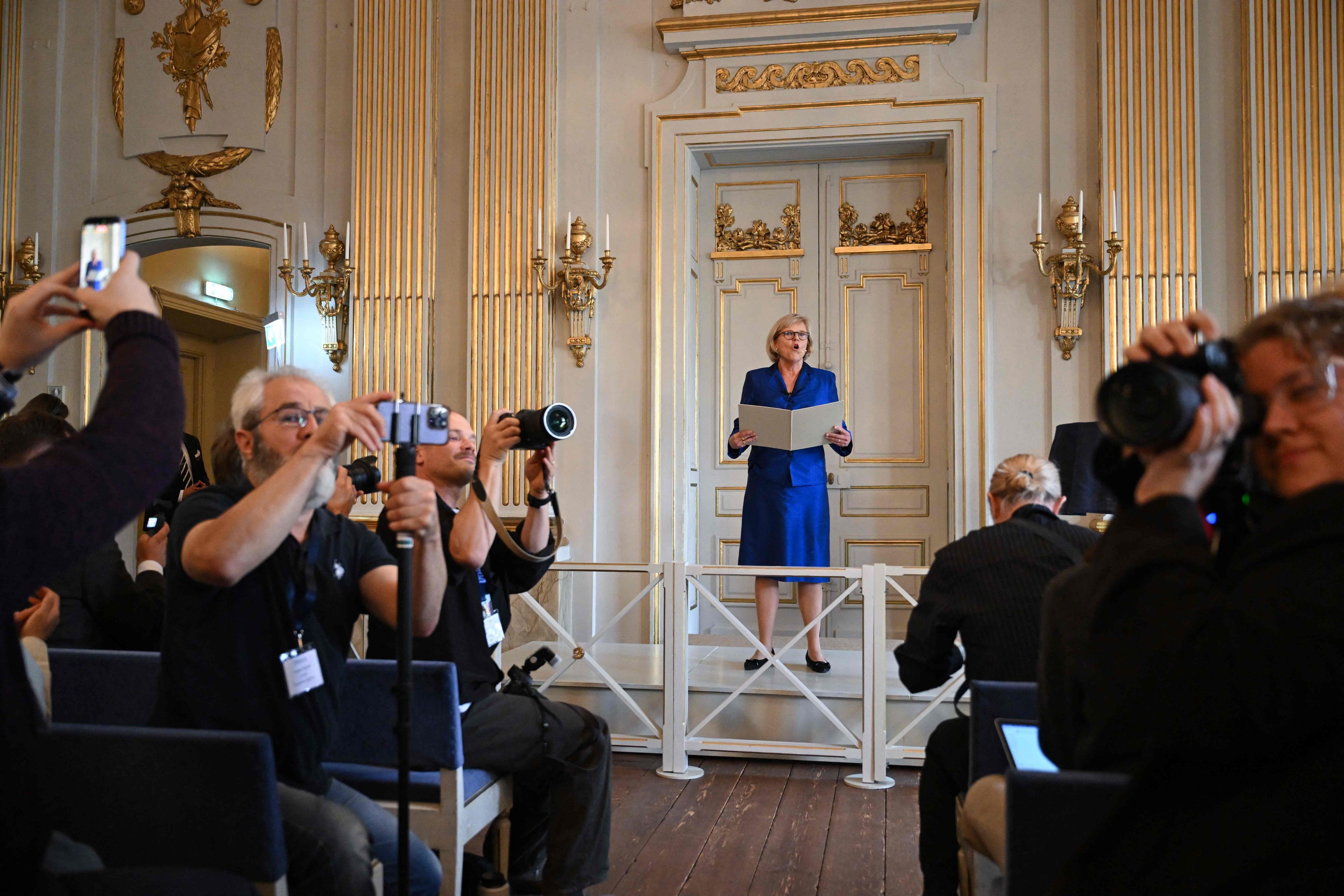 Die Ständige Sekretärin der Schwedischen Akademie Ingrid Carlberg gibt bekannt, wer den Literaturnobelpreis 2026 erhält.