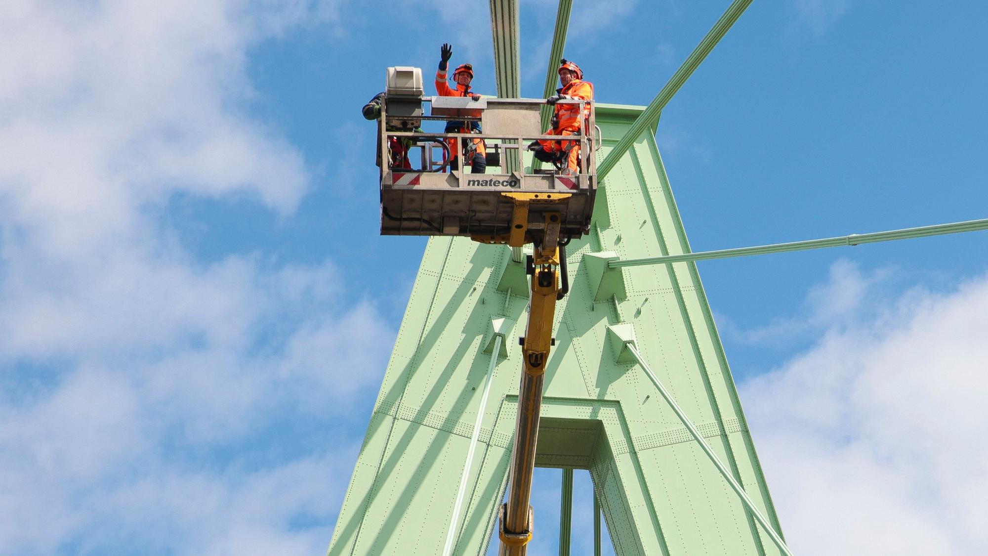 04.05.2025, Köln:Hauptprüfung der Severinsbrücke. Die Stadt köln lässt den den Zustand der Brücke überprüfenFoto:Dirk Borm