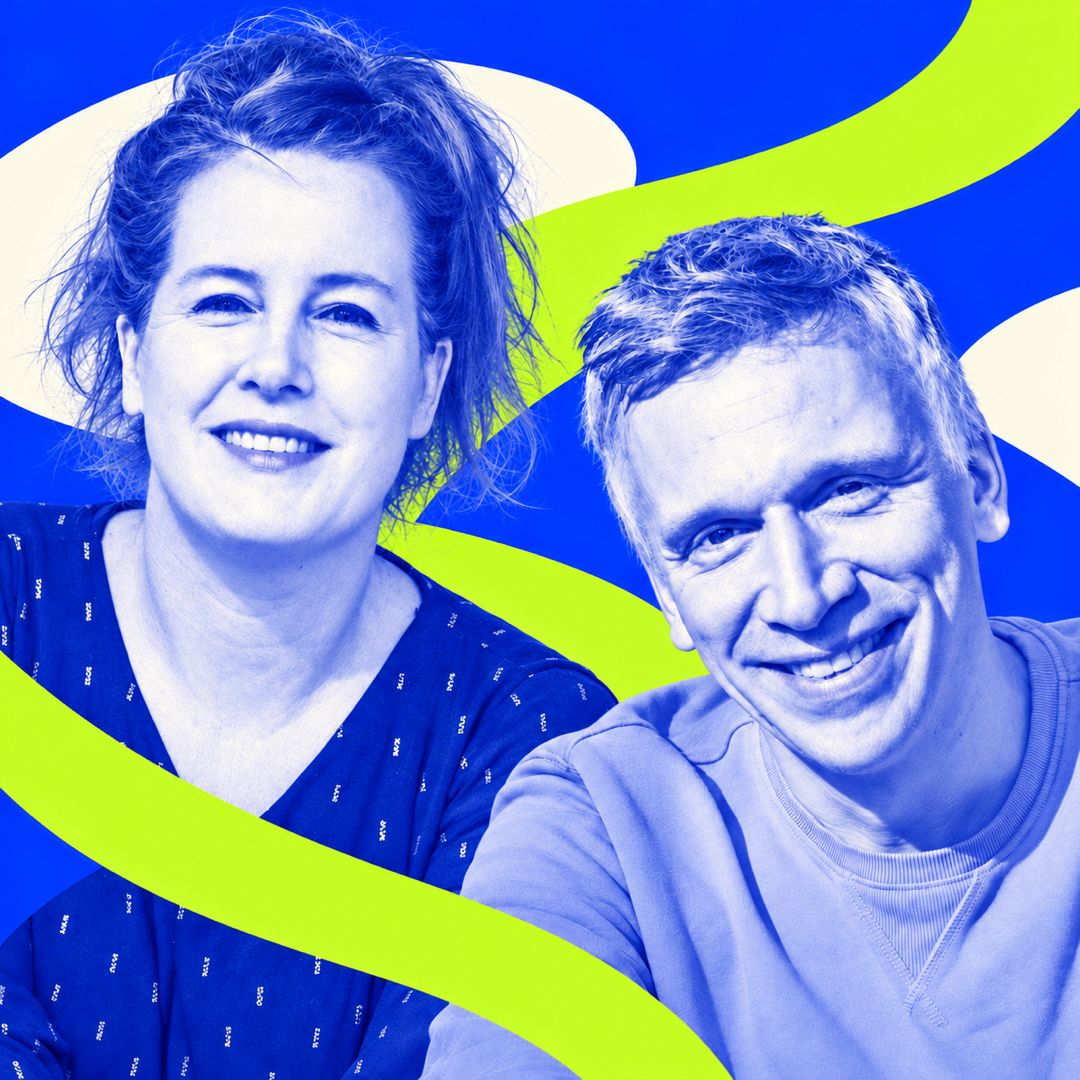 Sarah Brasack und Basti Campmann sind die Hosts des neuen Podcasts „Hoffnungslose Optimisten“.