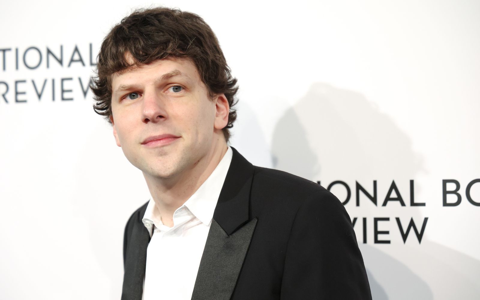 In „The Social Network“ spielte Jesse Eisenberg nach Ansicht vieler die Rolle seines Lebens. Dennoch weigerte er sich, für die Fortsetzung „The Social Network“ erneut den Facebook-Gründer Mark Zuckerberg zu spielen.  (Bild: 2025 Getty Images/Mike Coppola)