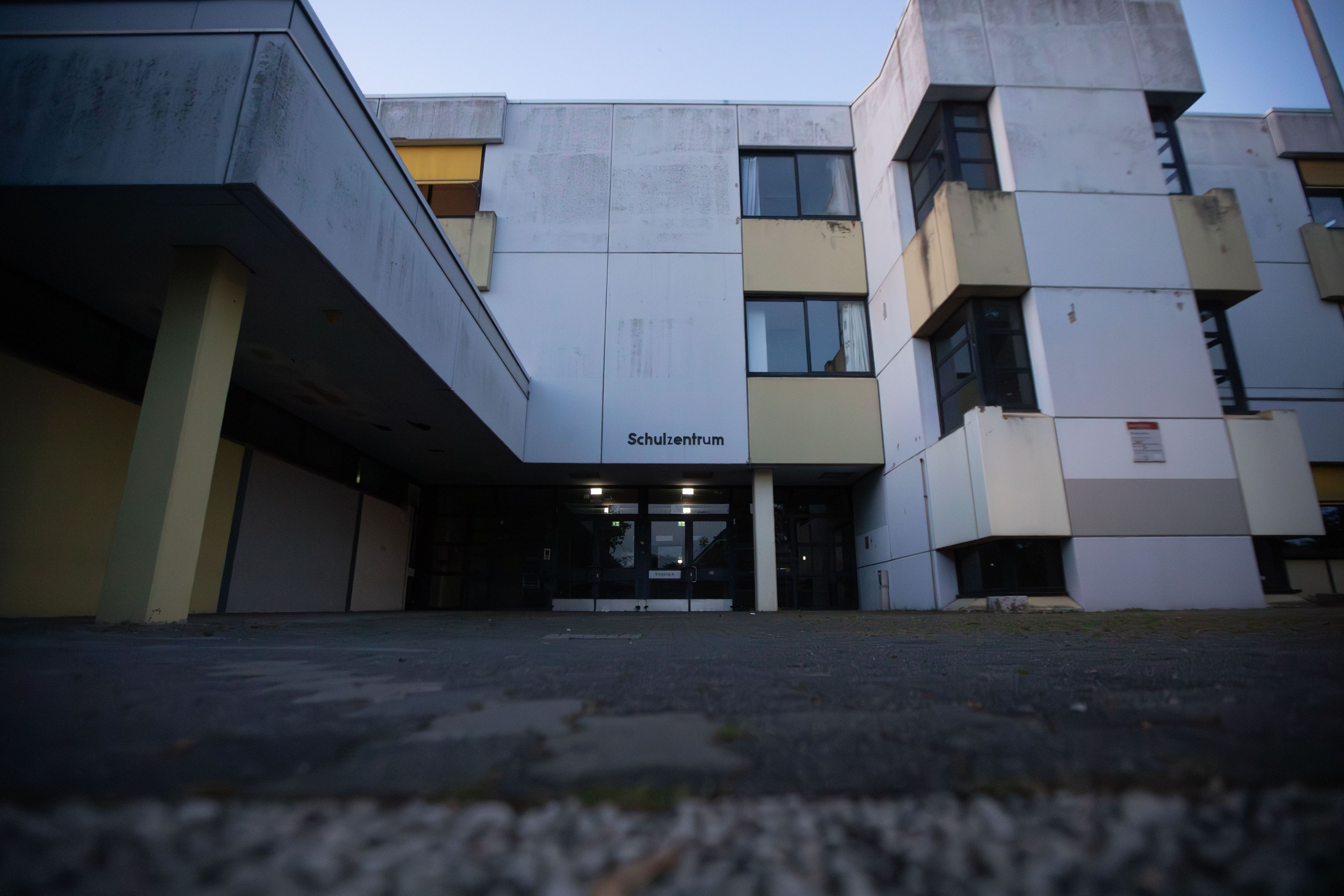 Das Schulzentrum Zündorf mit Haupt- und Gesamtschule soll schließen.