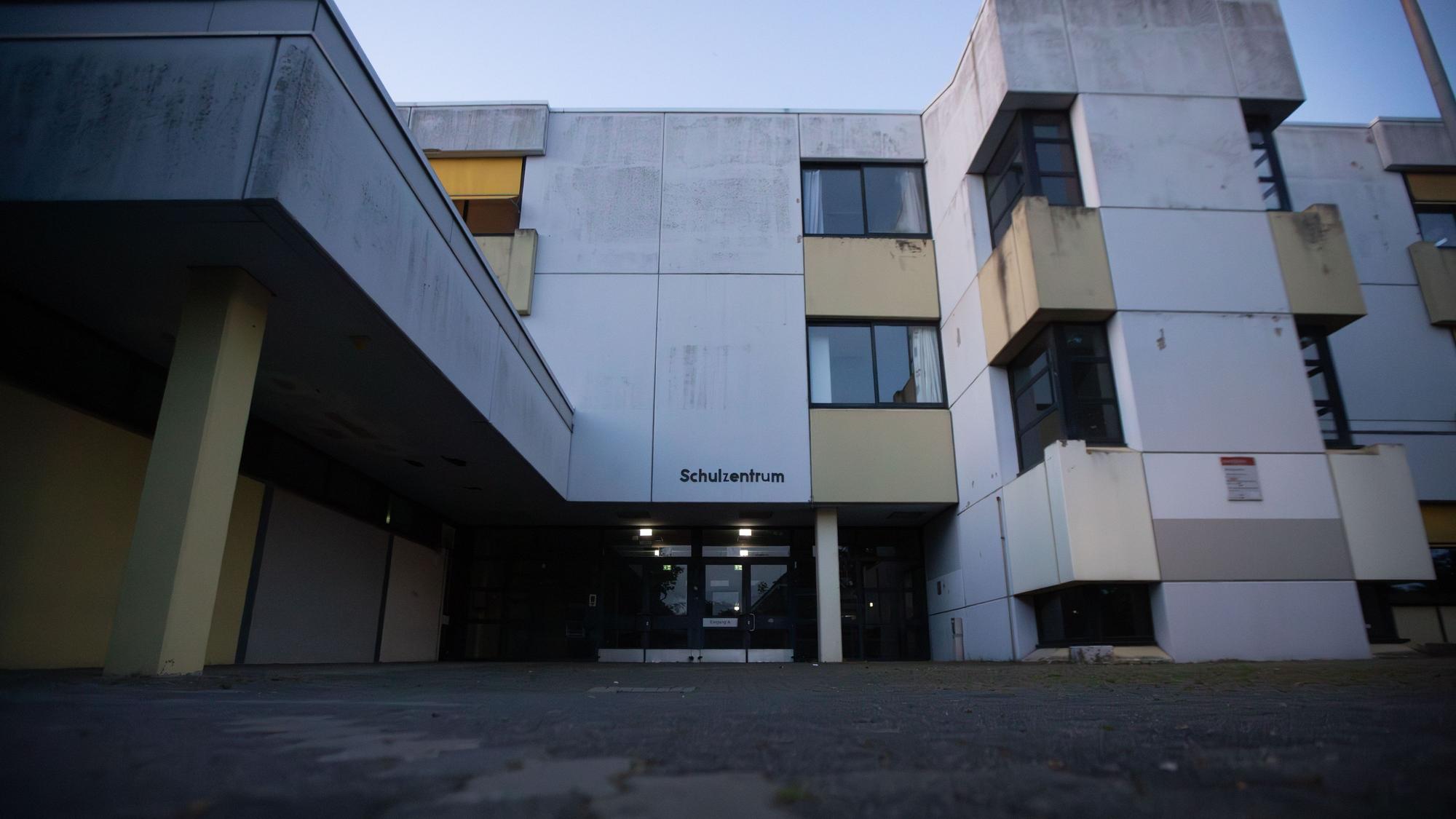 Das Schulzentrum Zündorf mit Haupt- und Gesamtschule soll schließen.