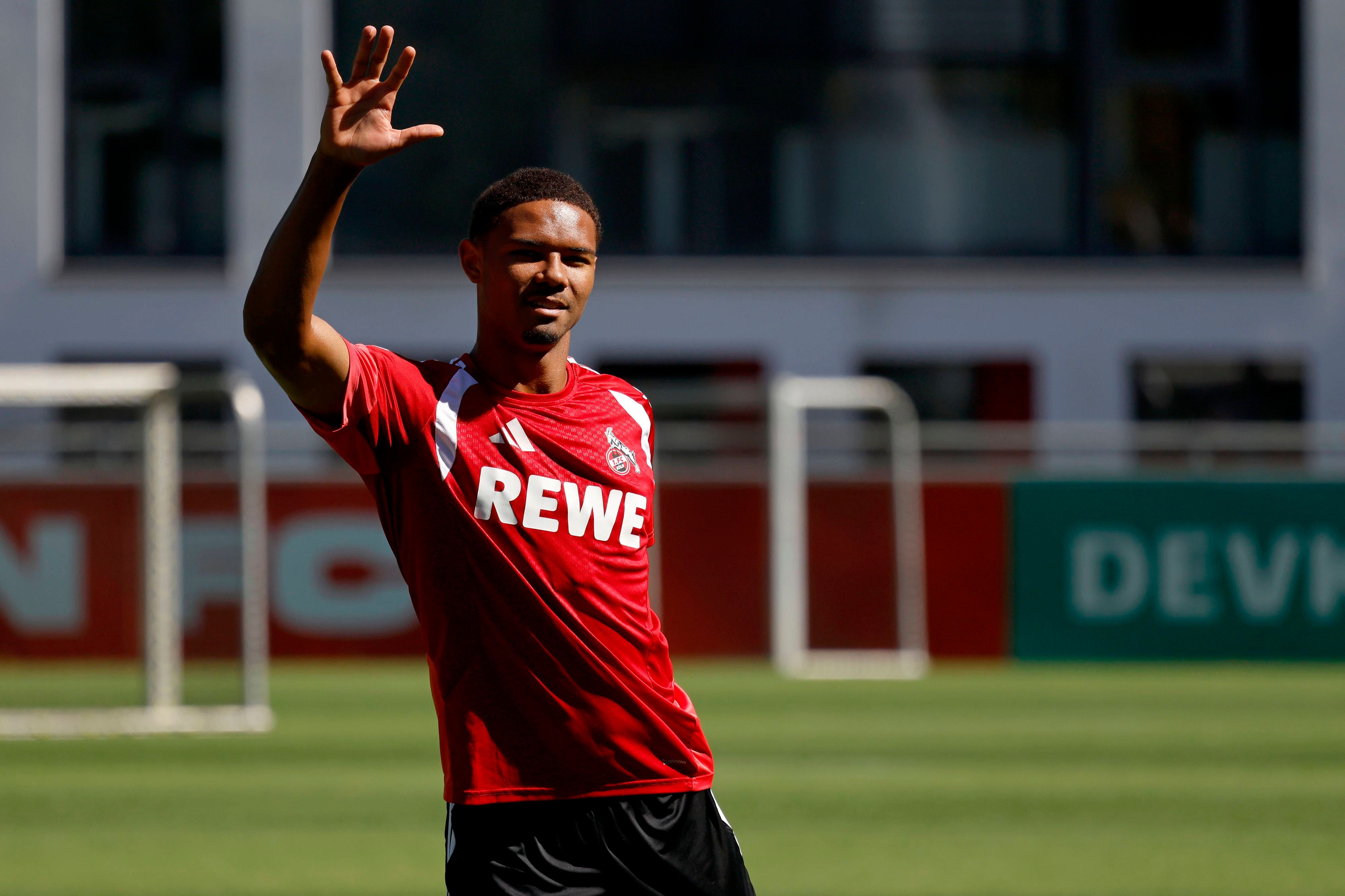 Fußballspieler Maik Afri Akumu Mittelfeld beim öffentlichen Training des 1. FC Köln am Geißbockheim. Köln, 11.08.2026 DFL/DFB REGULATIONS PROHIBIT ANY USE OF PHOTOGRAPHS as IMAGE SEQUENCES and/or QUASI-VIDEO NRW Deutschland *** Soccer player Maik Afri Akumu, midfielder, during a public training session of 1. FC Köln at the Geißbockheim in Cologne, August 11, 2026 DFL DFB REGULATIONS PROHIBIT ANY USE OF PHOTOGRAPHS AS IMAGE SEQUENCES AND/OR QUASI-VIDEO NRW Germany Copyright: xChristophxHardtx