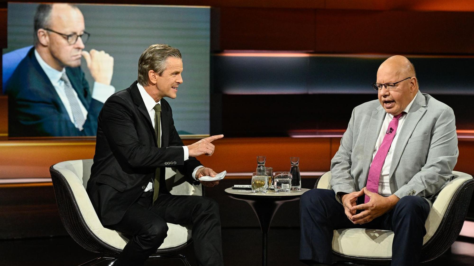 Am Donnerstagabend war Peter Altmaier (rechts) bei „Markus Lanz“ zu Gast. (Bild: ZDF / Markus Hertrich)