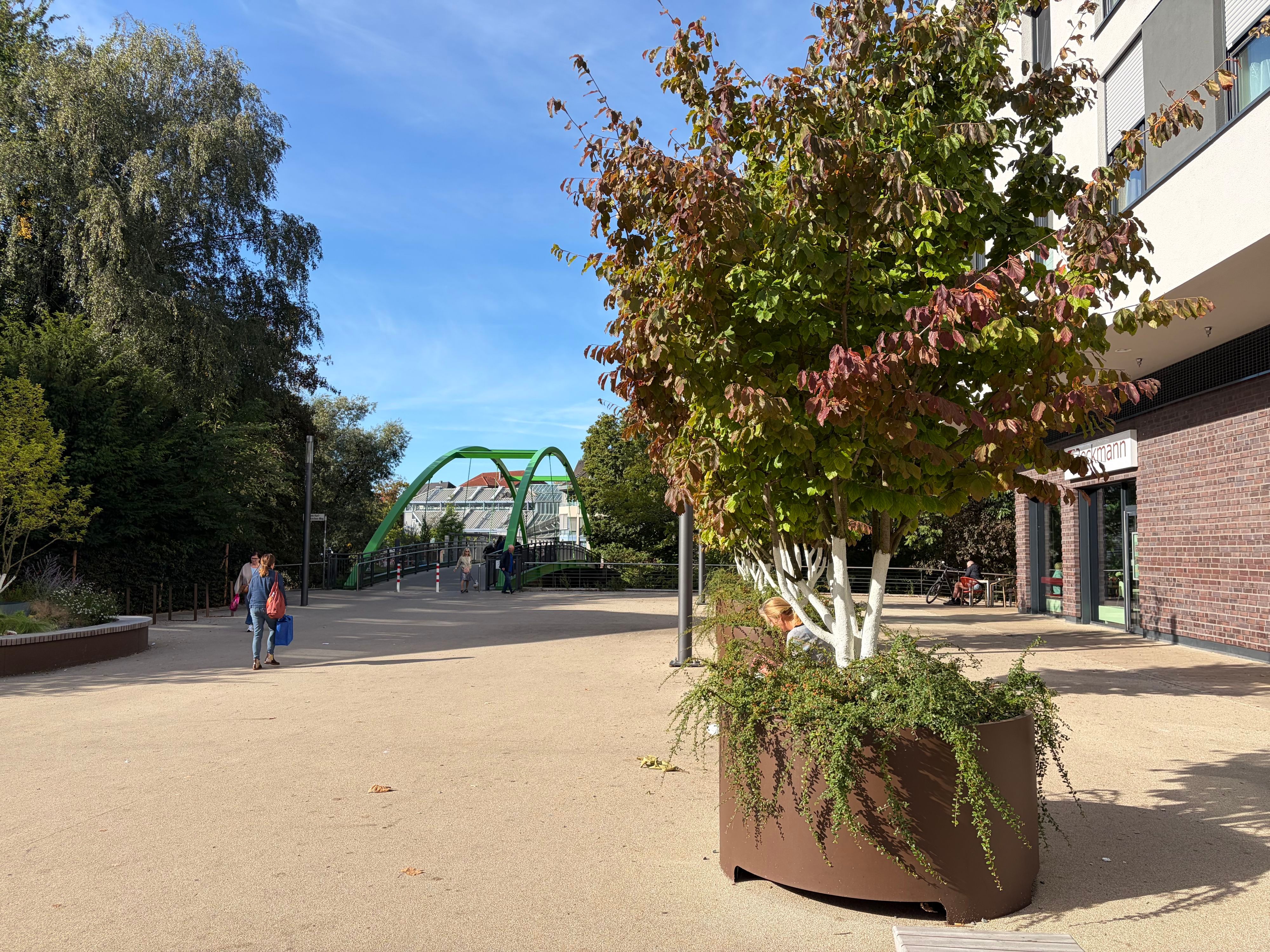 Leichlingen, die neue Henley-Brücke vom Marktplatz aus gesehen