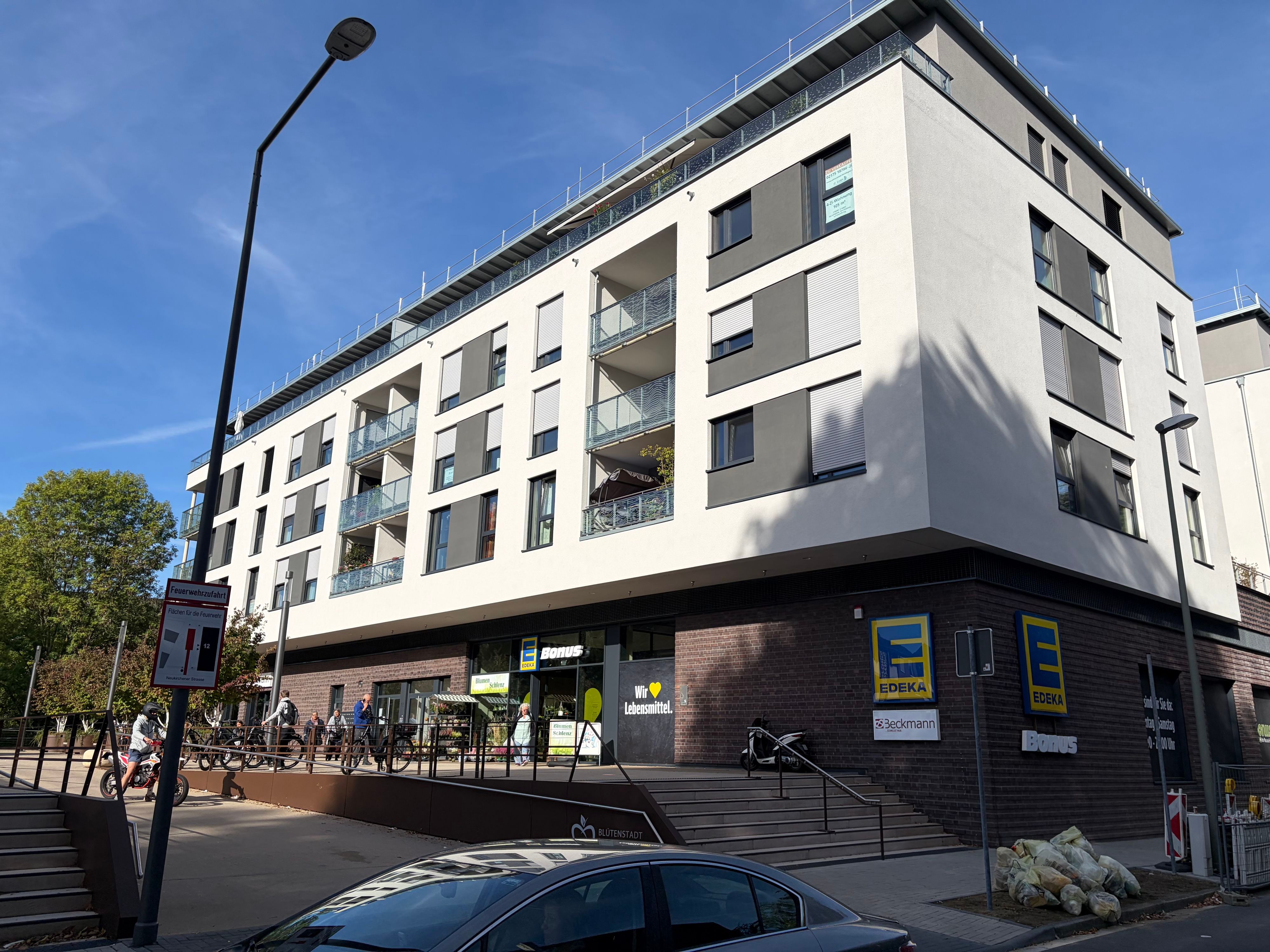 Der Platz vor dem Edeka in Leichlingen
