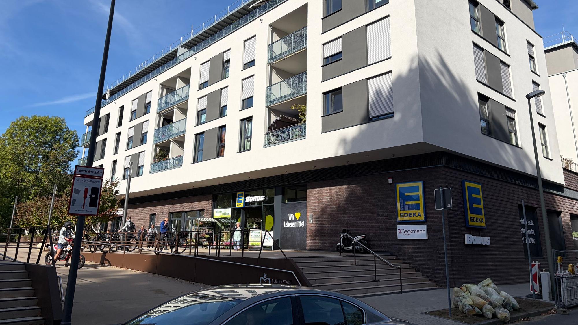 Der Platz vor dem Edeka in Leichlingen