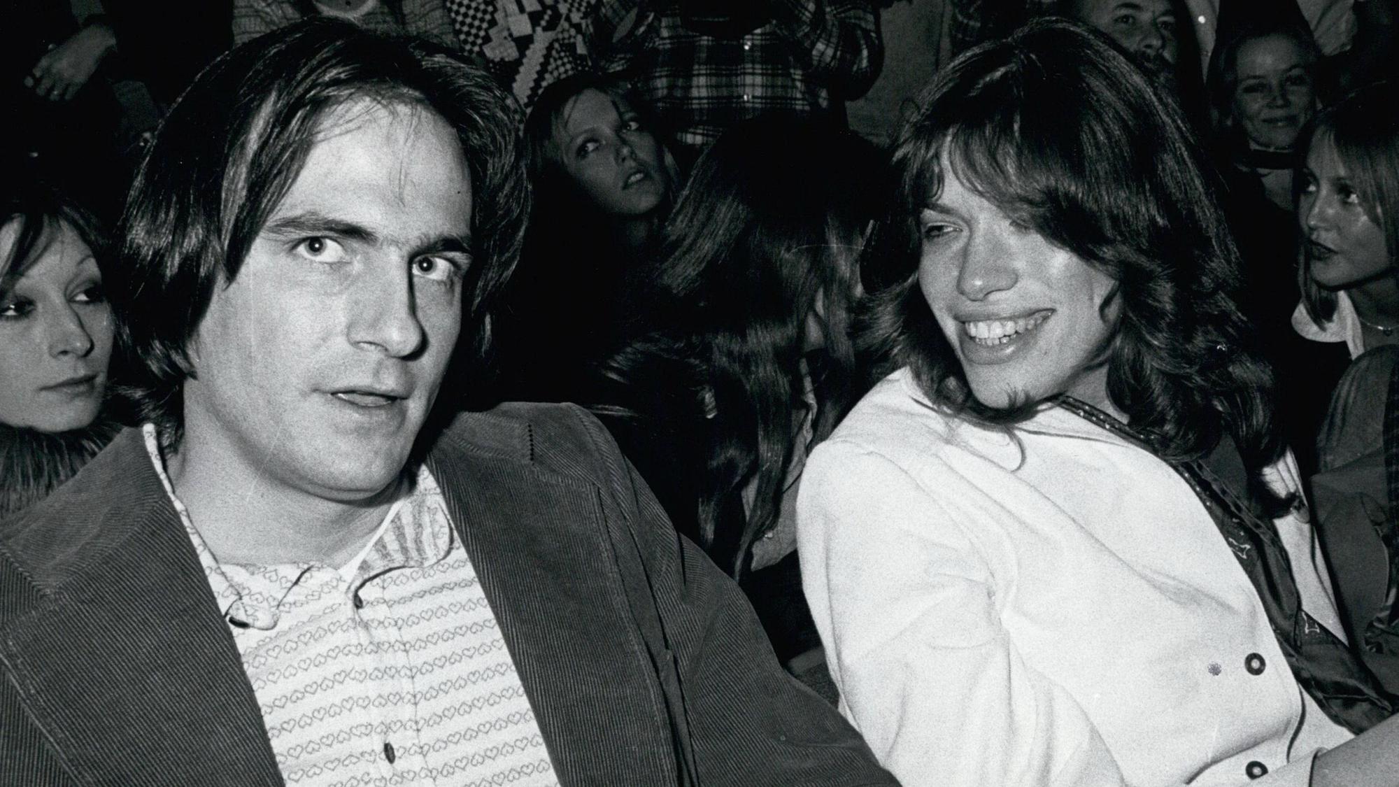 James Taylor neben seiner damaligen Ehefrau Carly Simon.