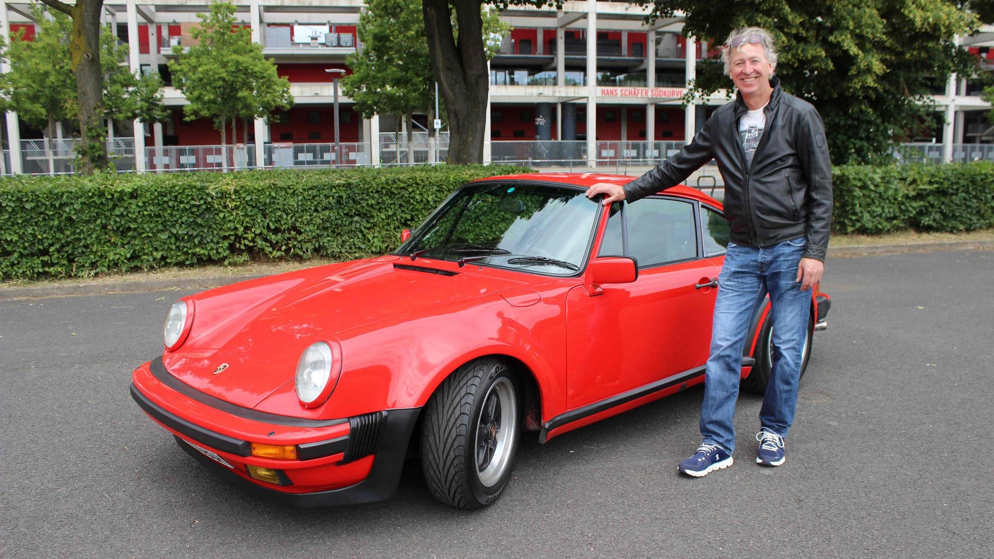 Mit einem Carrera-Auto fing's an: Heute besitzt Frank Dellanna einen echten Porsche 930.