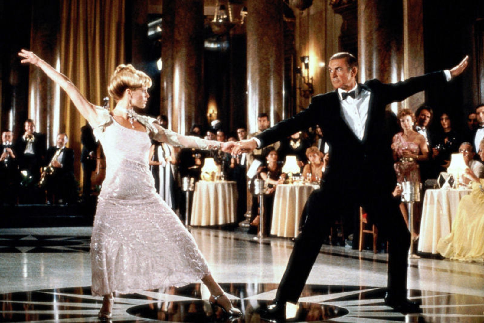 Der Durchbruch als Schauspielerin: In „Sag niemals nie“ spielte Kim Basinger an der Seite von Sean Connery.  (Bild: MGM - Metro-Goldwyn-Mayer)