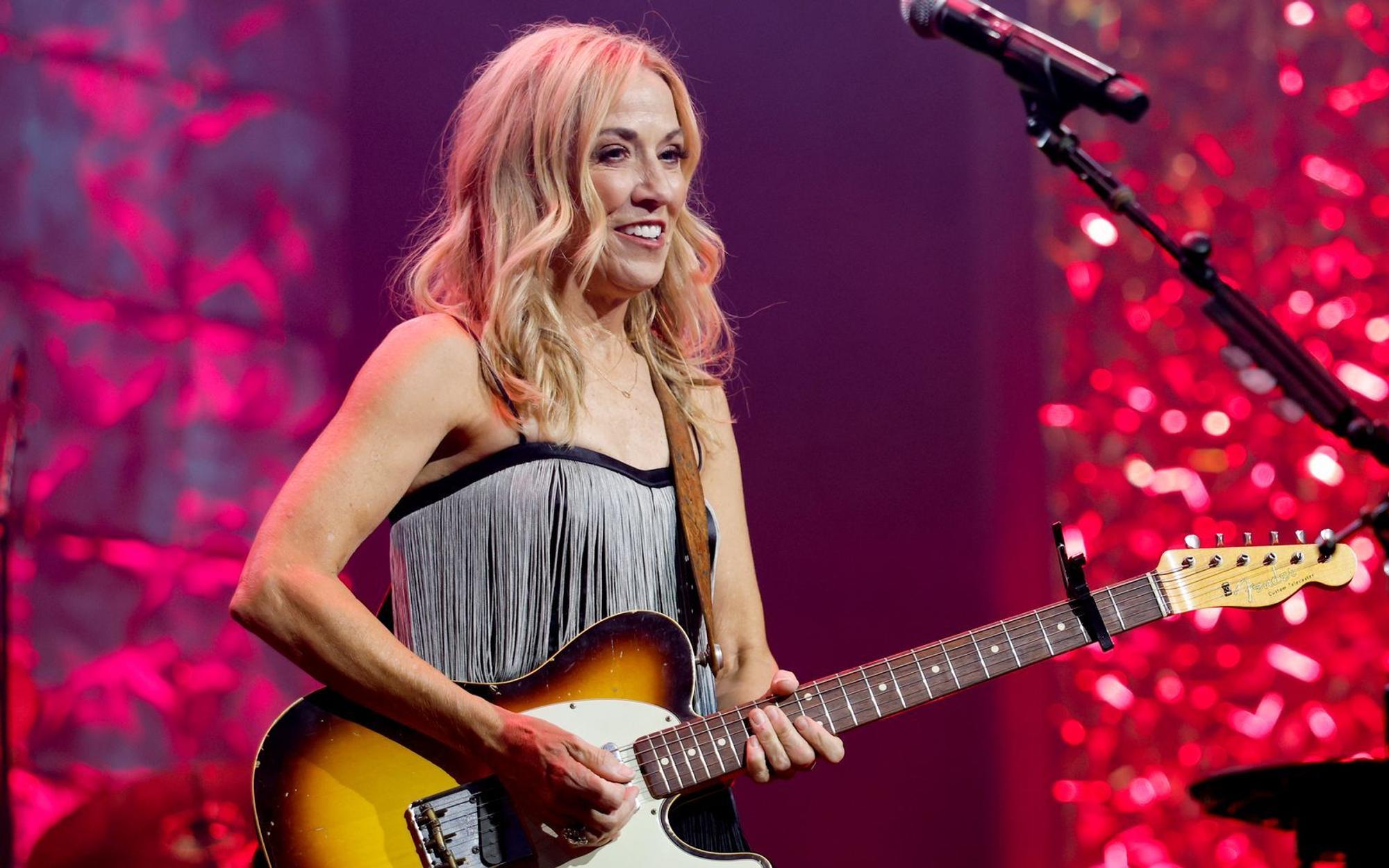 Sheryl Crow veröffentlicht mit „Pick Me Up“ ein neues Album. (Bild: Jason Kempin/Getty Images for ACM)