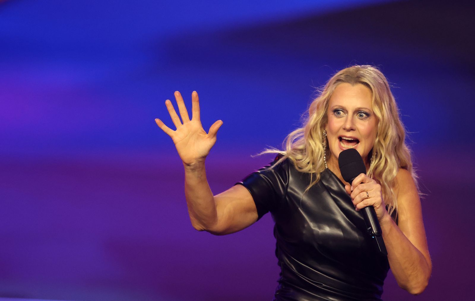 So vielbeschäftigt Barbara Schöneberger auch ist: „Ich habe kein Burnout und ich kriege auch keins“, sagt sie.   (Bild: 2026 Getty Images/Adam Berry)