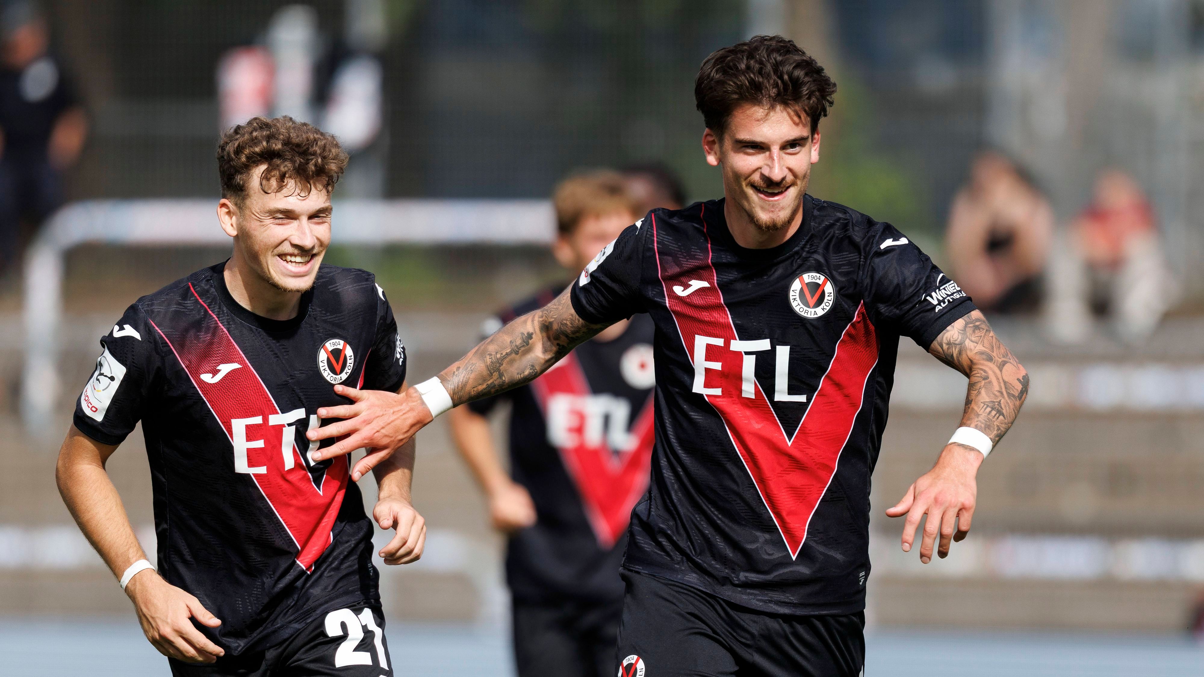KOELN, GERMANY - SEPTEMBER 19, 2026: Niklas Castelle Viktoria Köln, 44 celebrates his goalmaking it 10 together with his teammates during the 3rd division match on gameday 7 between Viktoria Koeln vs. FC Ingolstadt at the Sportpark Hoehenberg on September 19, 2026 in Koeln, Germany. DFL REGULATIONS PROHIBIT ANY USE OF PHOTOGRAPHS AS IMAGE SEQUENCES AND/OR QUASI-VIDEO. Nordrhein-Westfalen Germany Copyright: xAxelxKohringx
