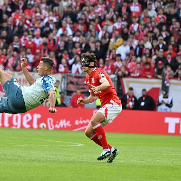 Fussball-Bundesliga - Saison 2026/2027 Mewa-Arena Mainz - 10.10.2026 1. FSV Mainz 05 mz - Bayer Leverkusen lev Patrik SCHICK Bayer Leverkusen, li - Fabio GRUBER mz DFL REGULATIONS PROHIBIT ANY USE OF PHOTOGRAPHS AS IMAGE SEQUENCES AND OR QUASI VIDEO EDITORIAL USE ONLY NATIONAL AND INTERNATIONAL NEWS AGENCIES OUT Fussball-Bundesliga - 1. FSV Mainz 05 *** Soccer Bundesliga Season 20262027 Mewa Arena Mainz, October 10, 2026, 1:00 p.m. FSV Mainz 05 vs. Bayer Leverkusen, Patrik SCHICK Bayer Leverkusen, li Fabio GRUBER mz DFL regulations prohibit any use of photographs as image sequences and/or quasi-video editorial use only national and international news agencies excluded. German Bundesliga 1 FSV Mainz 05