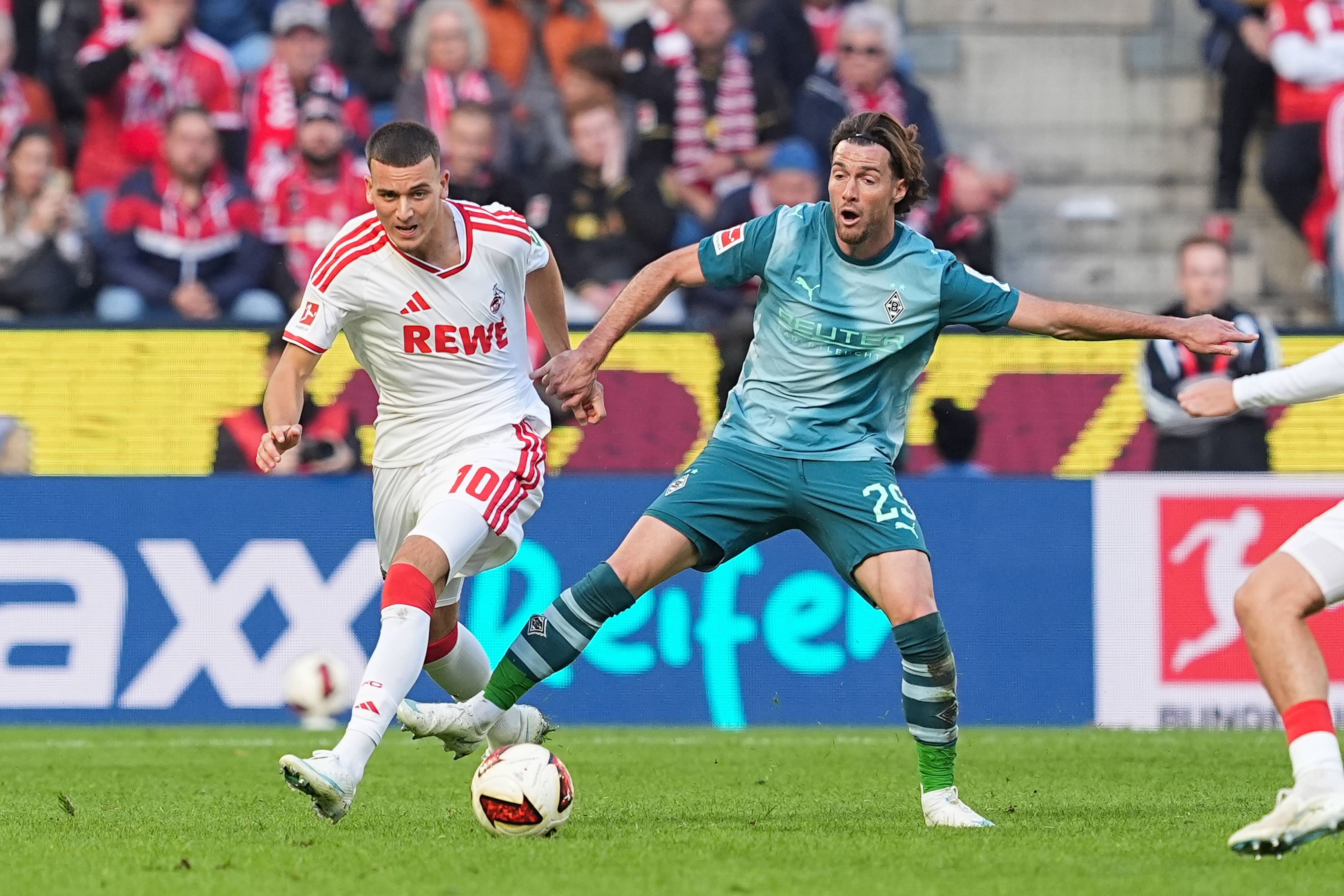Der 1. FC Köln spielt gegen Borussia Mönchengladbach.