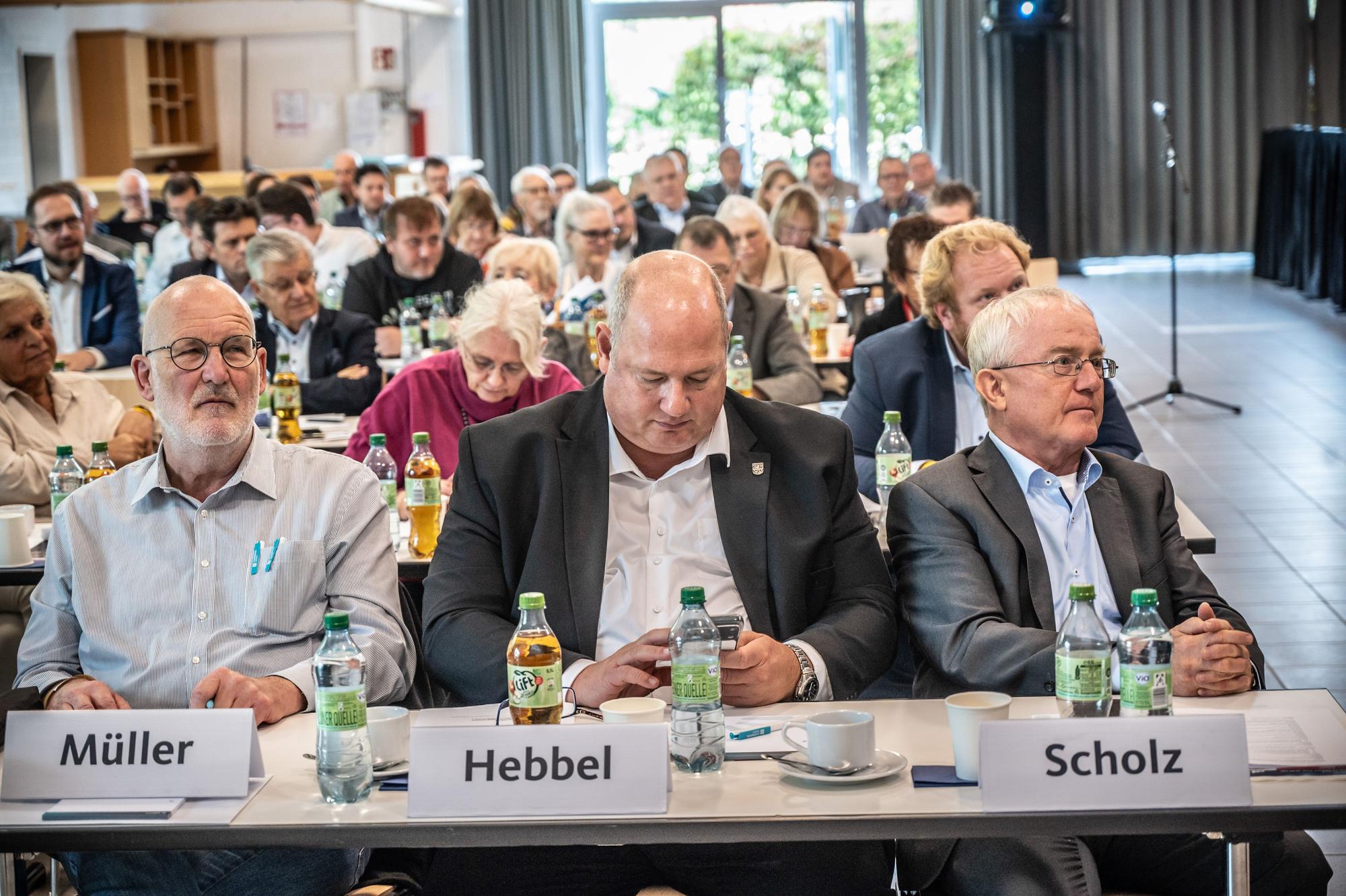 CDA-Landesdeligiertenkonferenz Bürgerhalle Wiesdorf mit Dennis Radtke, Hendrik Wüst und Daniel Scheen-Pauls, Bild: Ralf Krieger