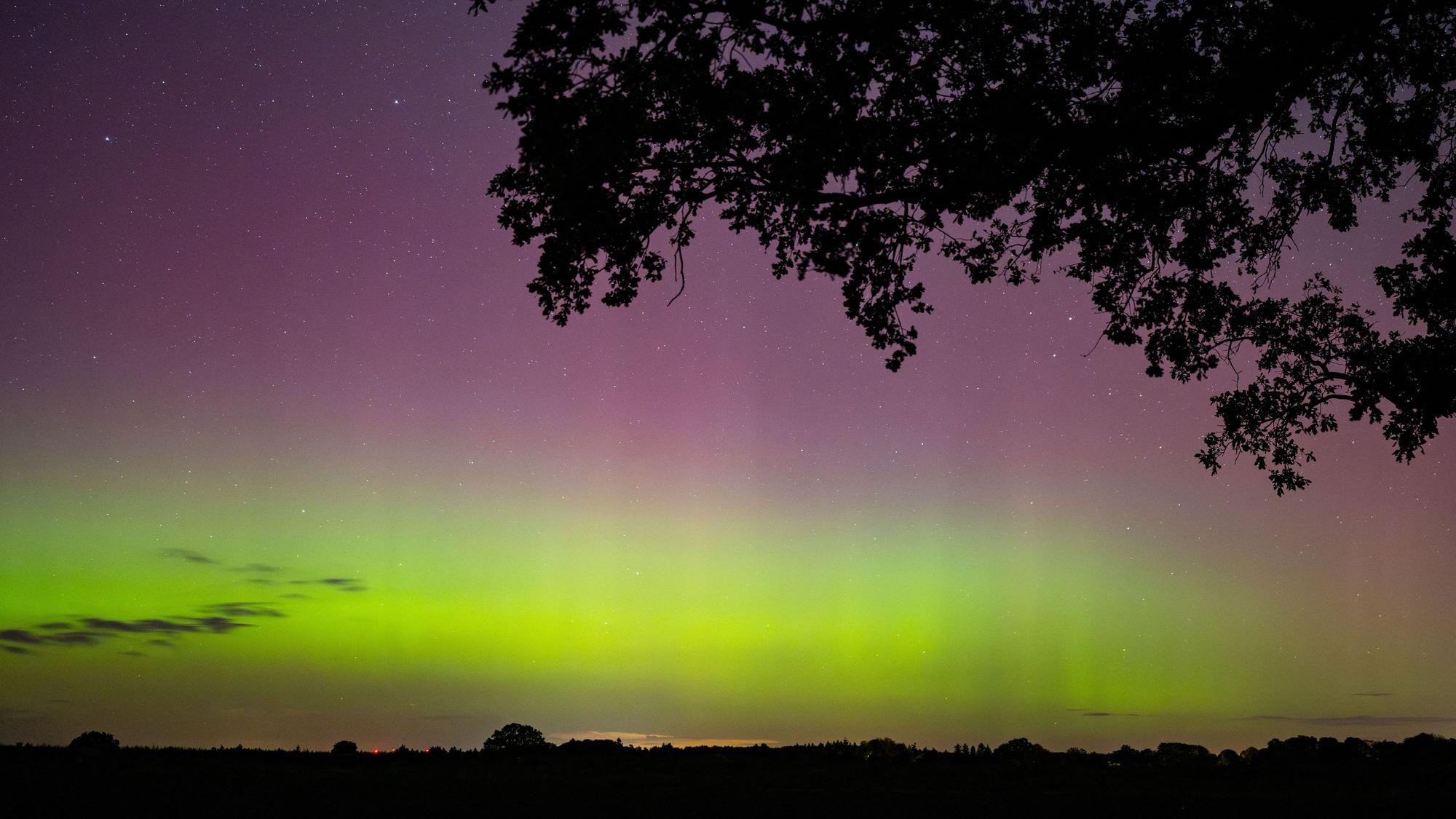 Polarlichter leuchten über NRW.
