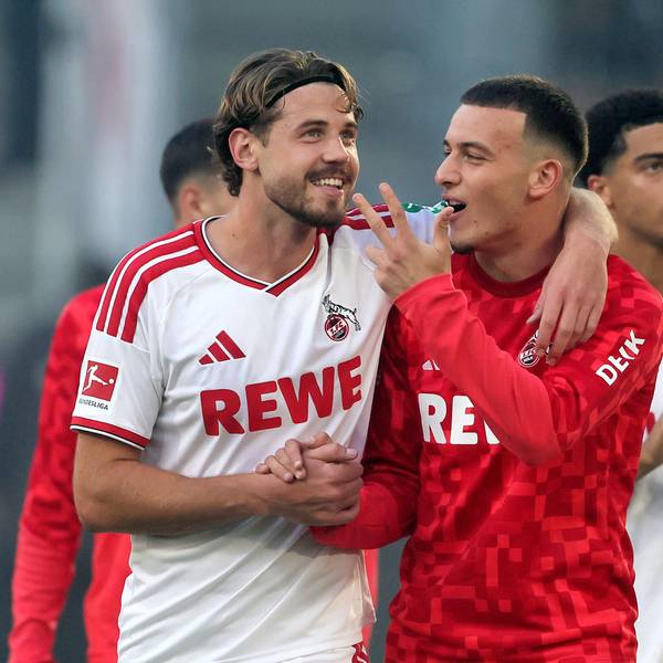 Said El Mala und sein Stürmerkollege Imad Rondic feiern den Kölner Sieg und die damit verbundenen drei Punkte für den FC.