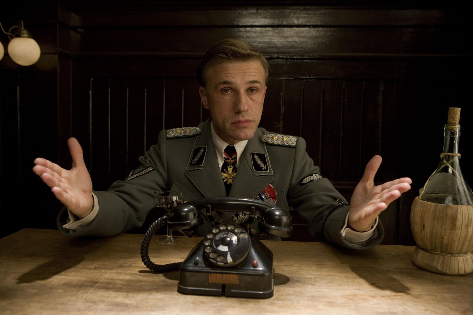 Christoph Waltz wurde für seine Darstellung von Oberst Landa mit dem Oscar ausgezeichnet.  (Bild: © 2009 Universal Studios. All Rights Reserved.)