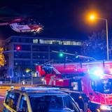 11.10.2026, Nordrhein-Westfalen, Köln: Rettungskräfte und ein Hubschrauber sind nach einem schweren Unfall beim Trainsurfing im Einsatz. Ein 14-Jähriger war auf dem Dach eines Zuges mitgefahren und lebensgefährlich durch einen Stromschlag verletzt worden. Foto: Jan Ohmen/dpa +++ dpa-Bildfunk +++