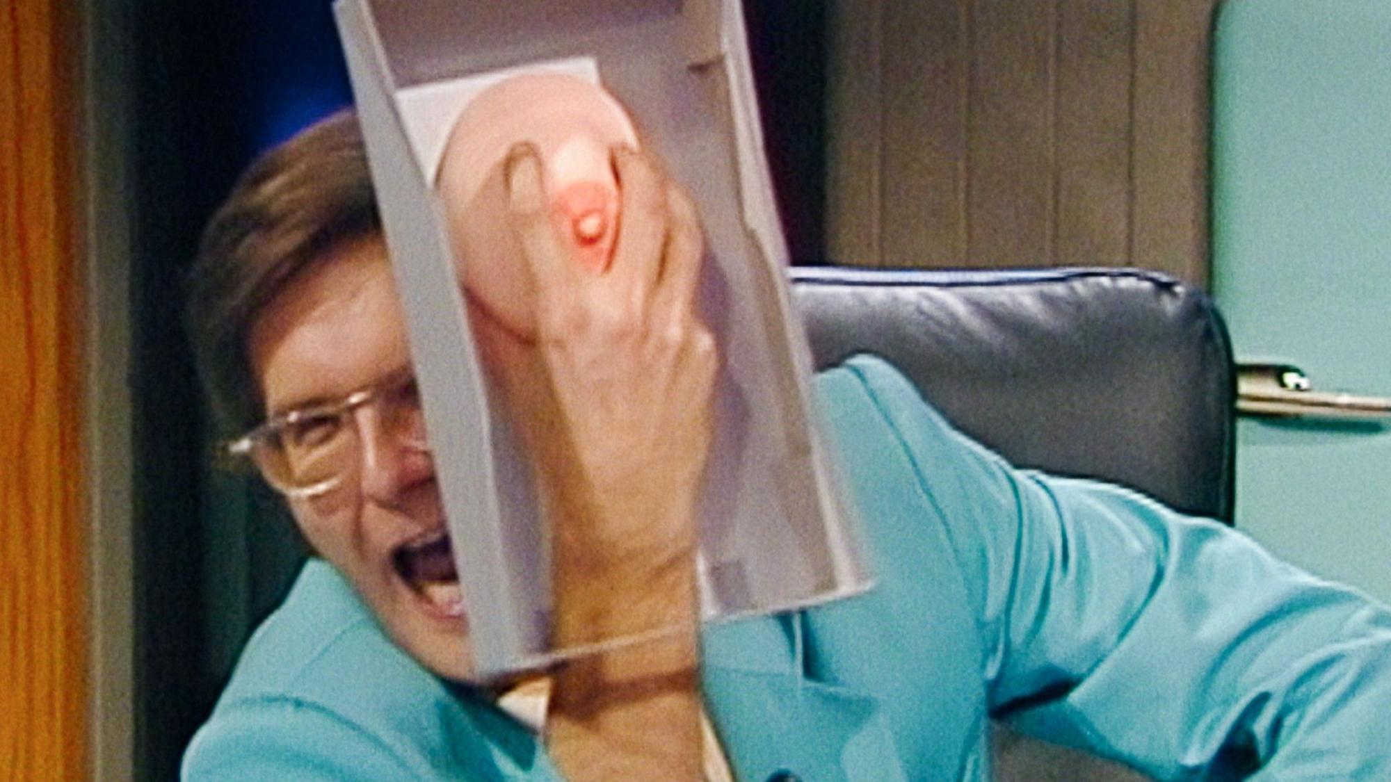 Talkmaster Harald Schmidt bei einem seiner Gags.