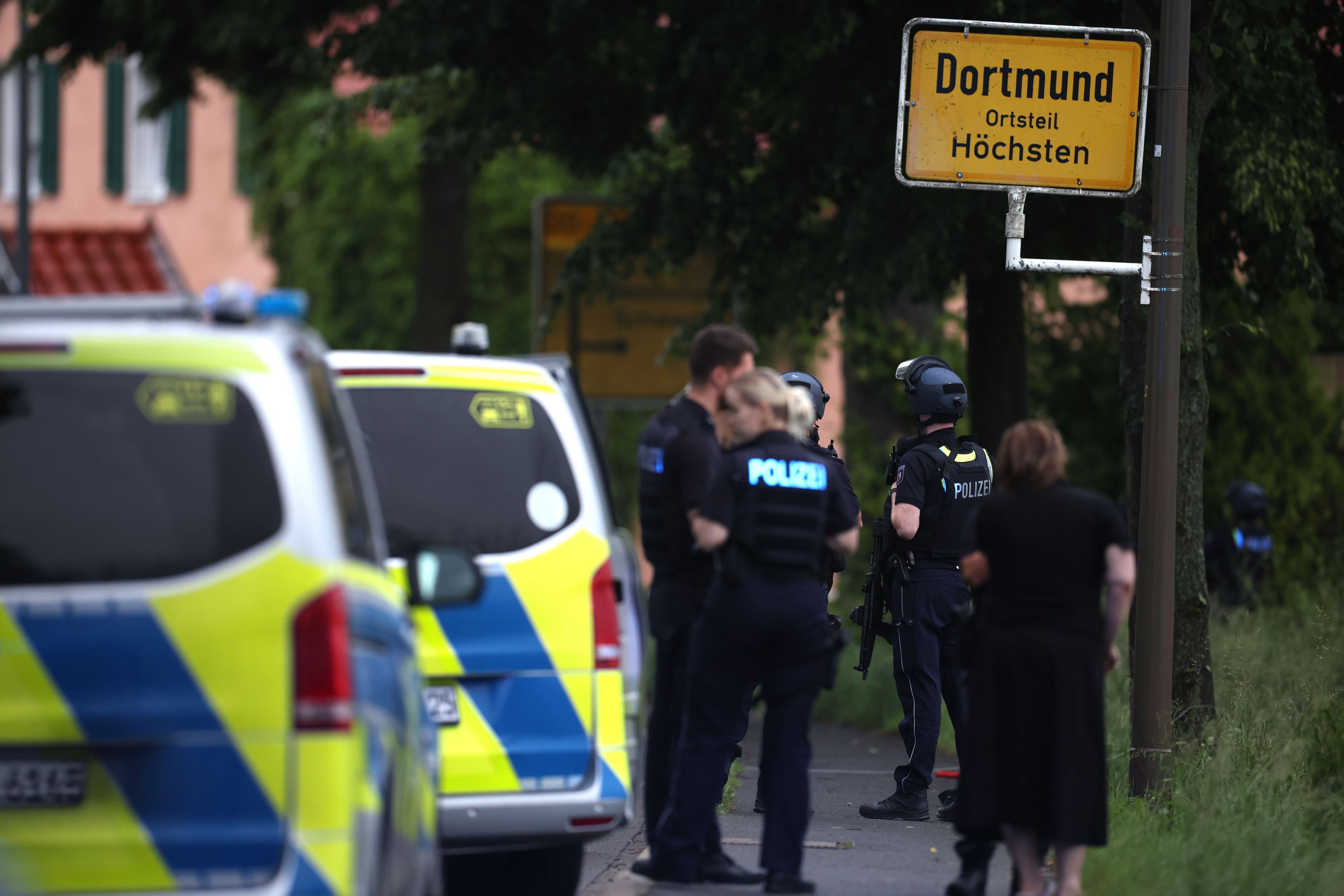 Polizisten bei einem Einsatz in Dortmund. (Archivbild)