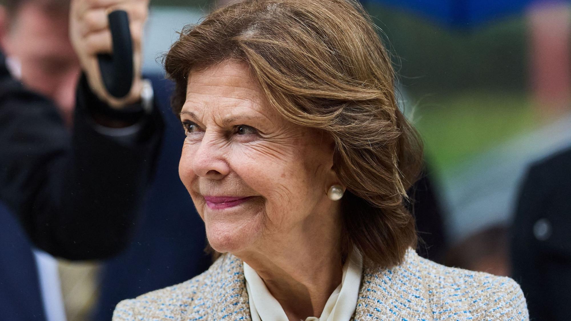 Königin Silvia von Schweden kommt zur Eröffnung des Luisen-Gymnasiums.
