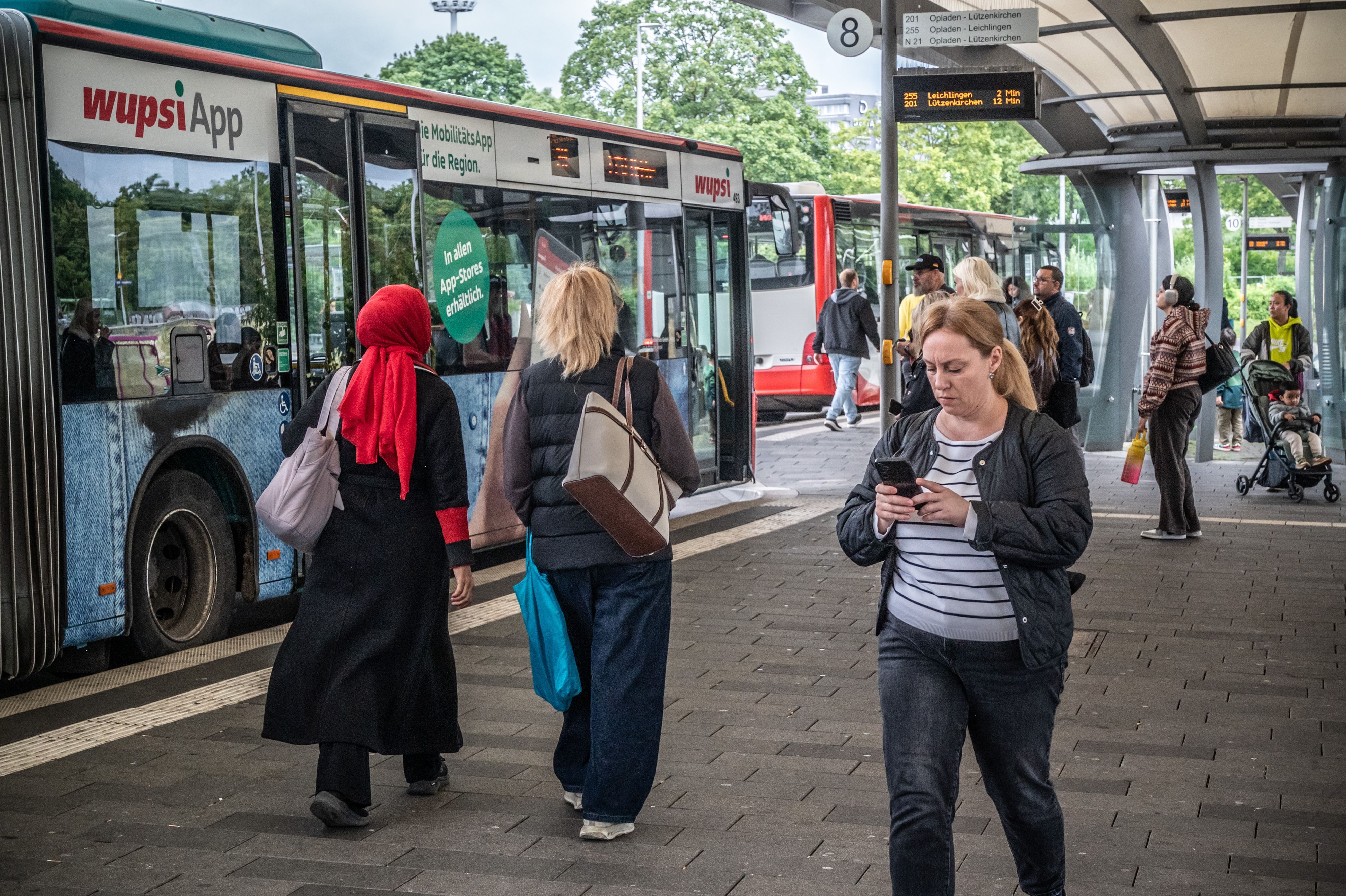 Wupsi am Busbahnhof Leverkusen Mitte. Bild: Ralf Krieger