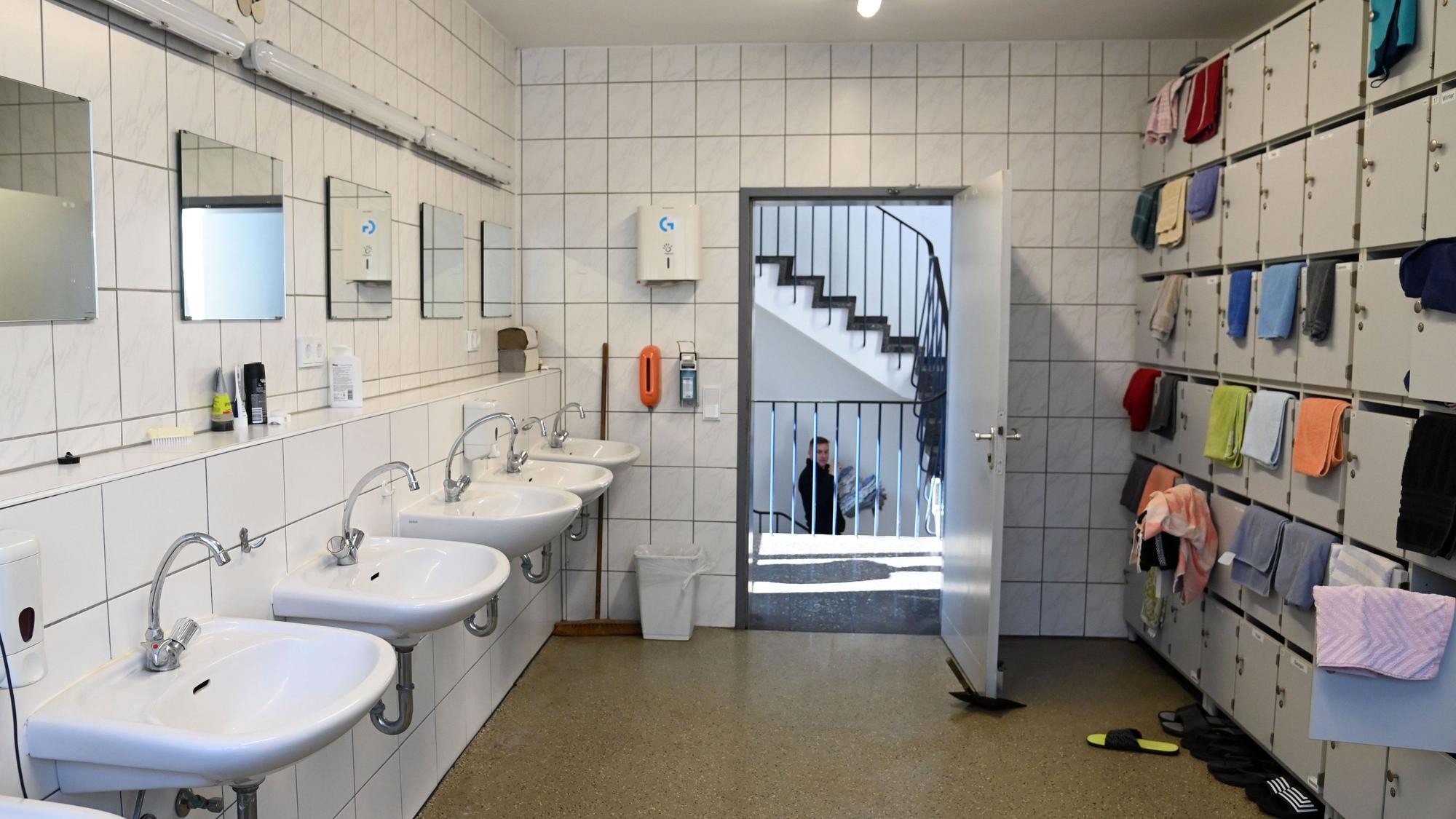Ein Blick in den Sanitärbereich der Feuerwache eins.