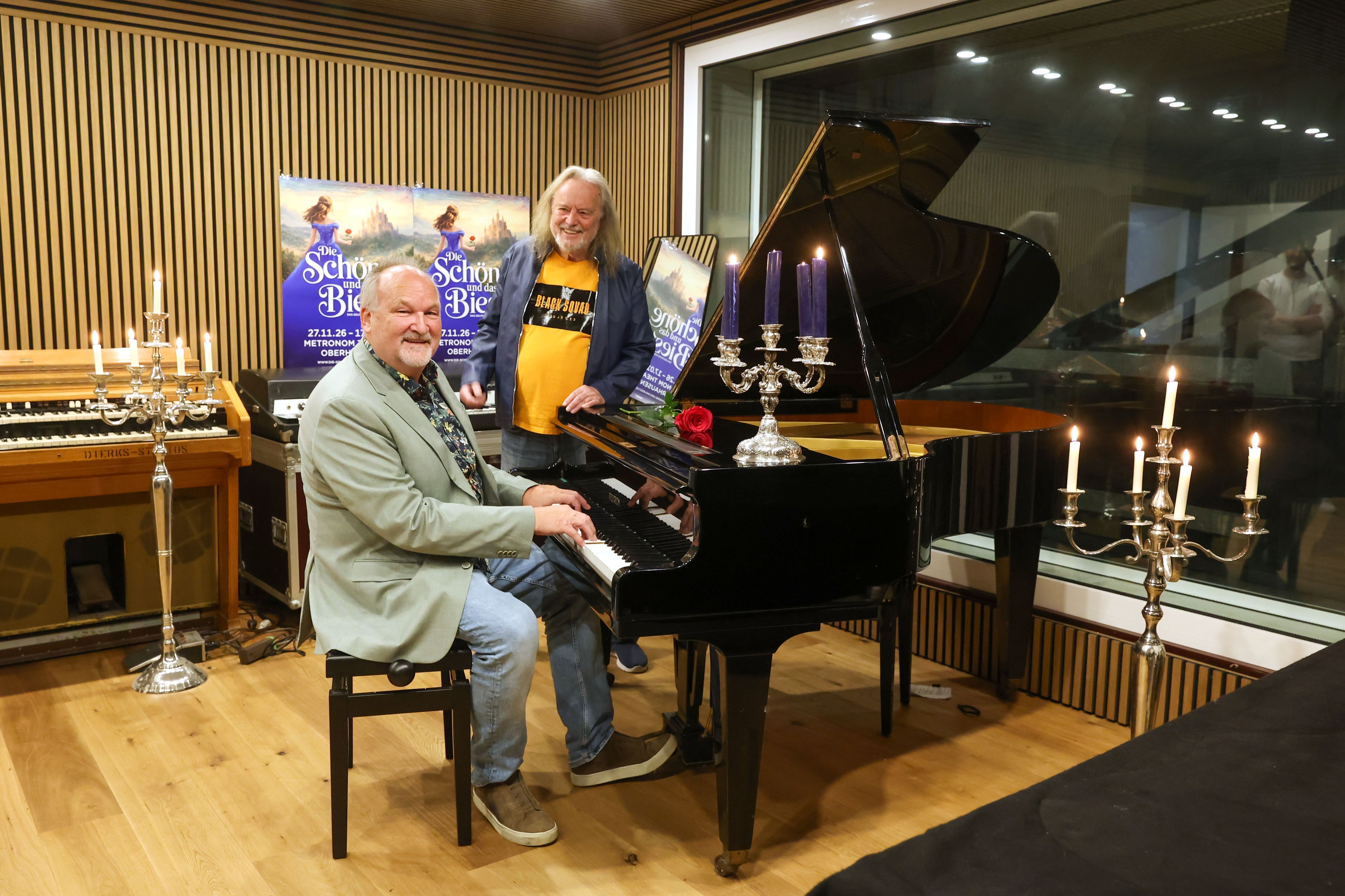 Martin Doepke (r.) traf sich mit Dieter Dierks in dessen Studios in Stommeln, wo einst die Musik zu „Die Schöne und das Biest“ aufgenommen wurde.