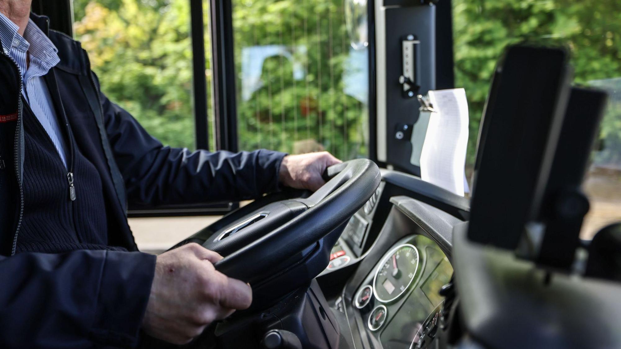 Busfahrer - Symbolbild