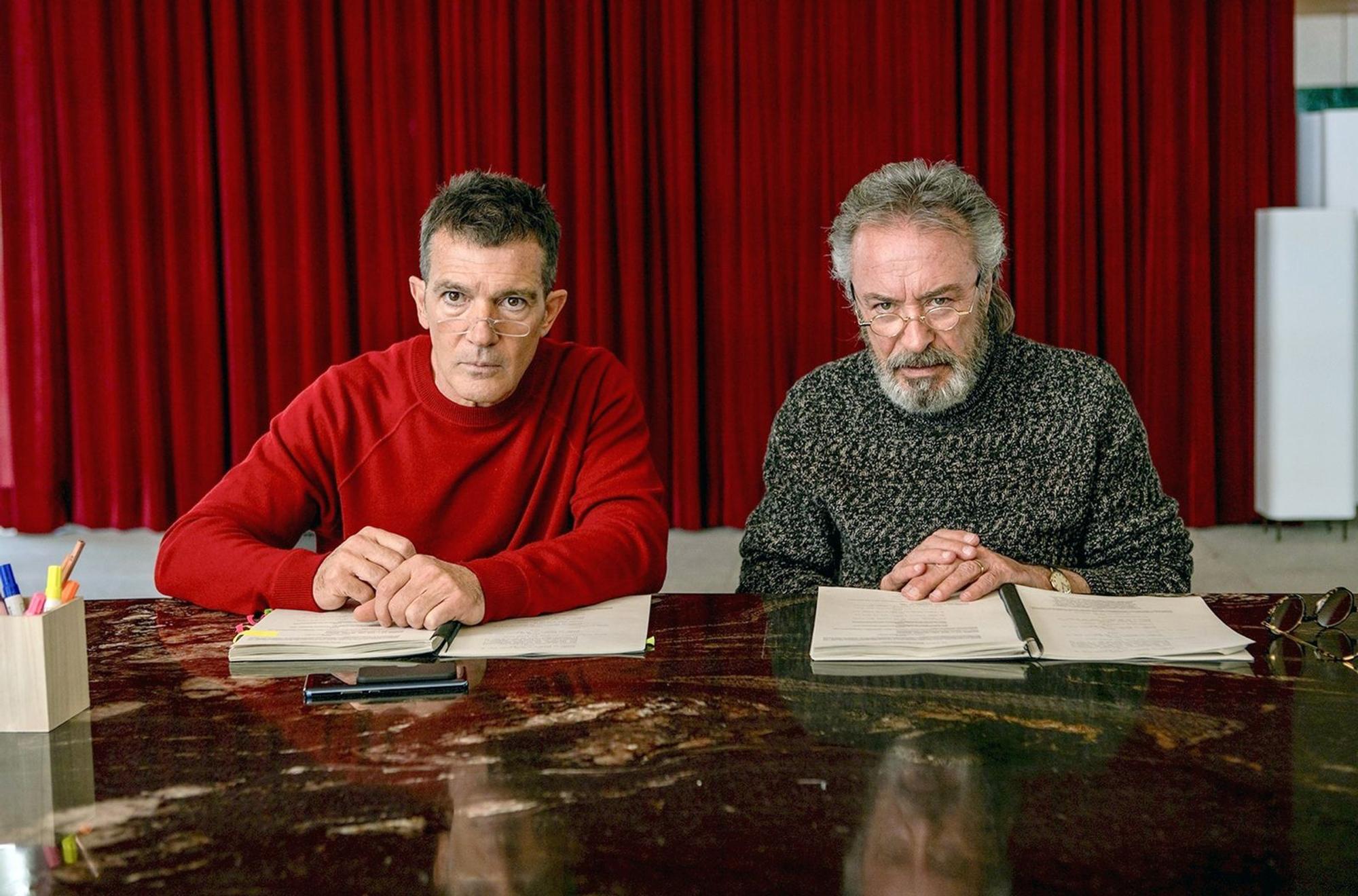 Félix (Antonio Banderas, links) und Iván (Oscar Martínez) sollen gemeinsam den „besten Film aller Zeiten“ drehen. Was mit einem großen Traum beginnt, endet im Desaster. (Bild: Studiocanal)