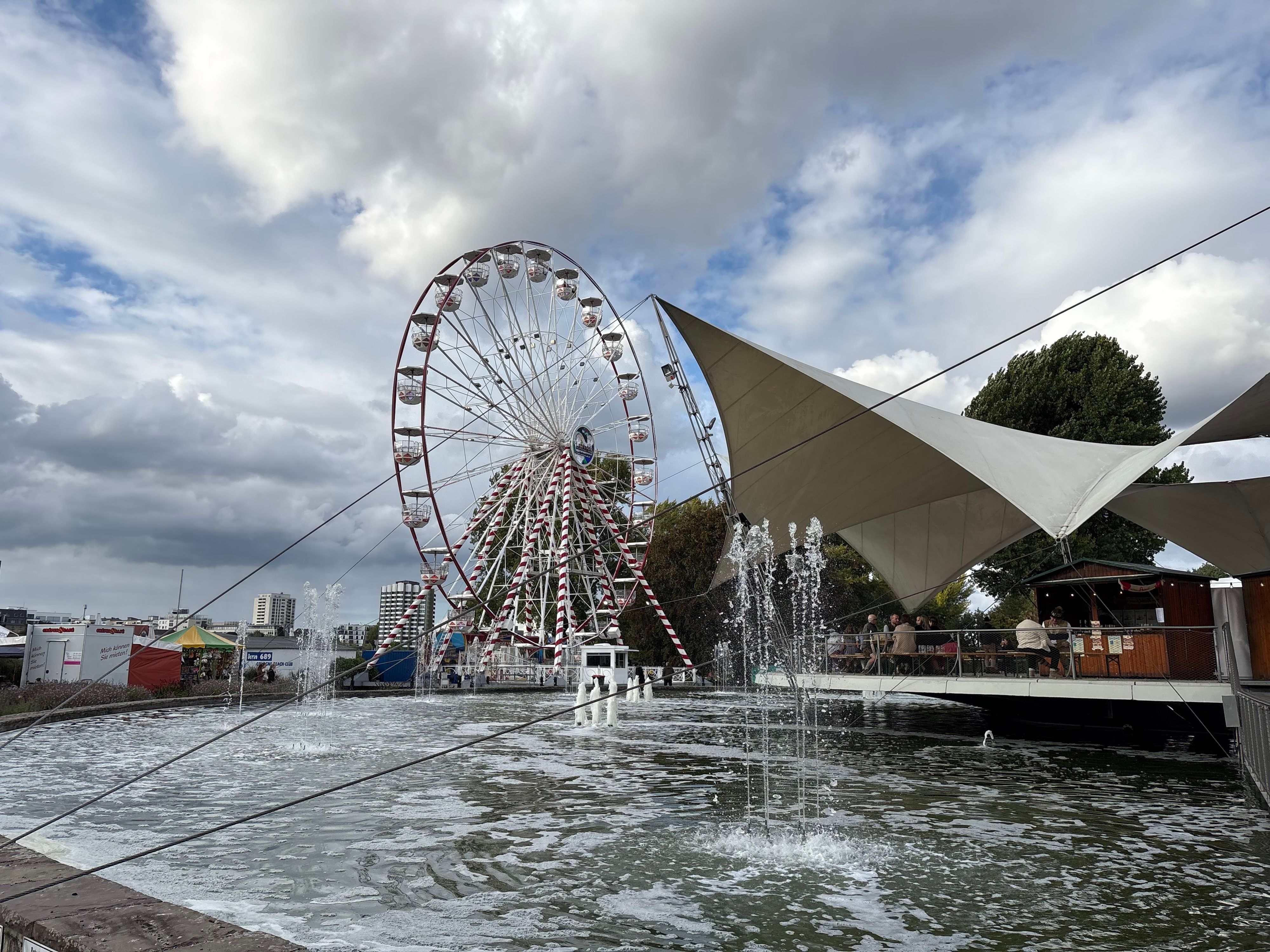 Das Riesenrad im Tanzbrunnen.
