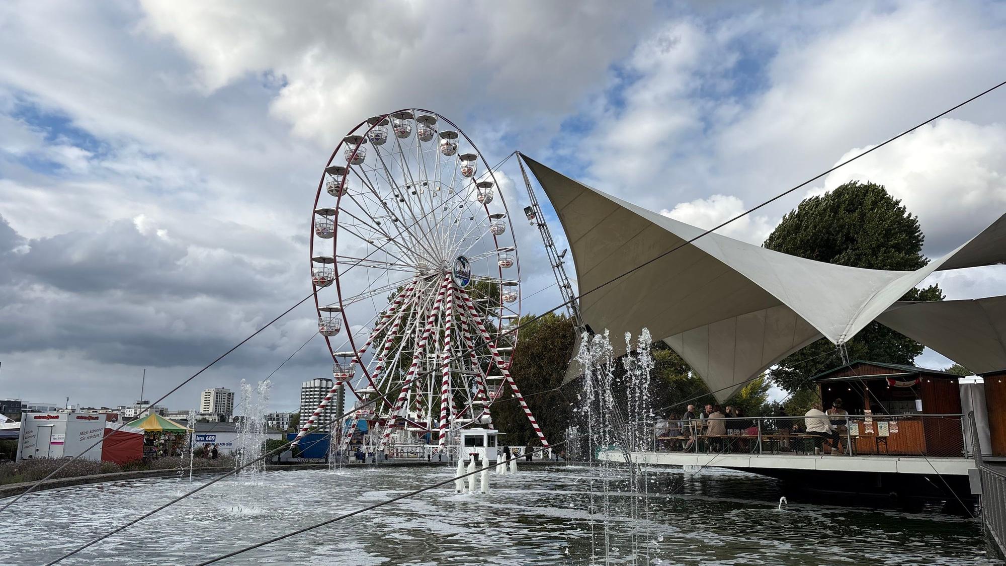 Das Riesenrad im Tanzbrunnen.