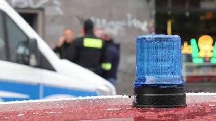 Polizisten bei einem Einsatz. (Archivbild)