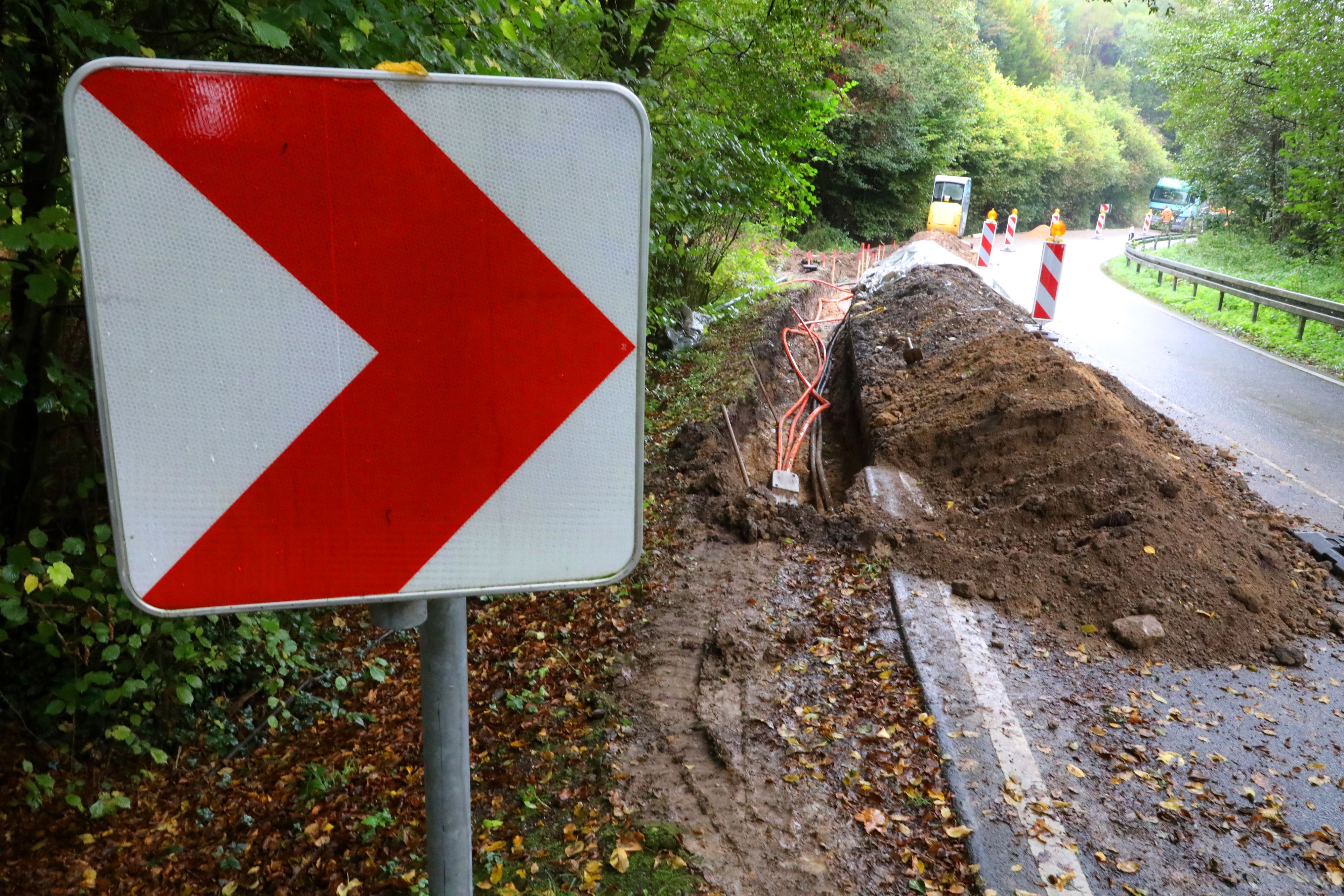Bauarbeiten an der Dürschtalstraße bei Kürten-Dürscheid.